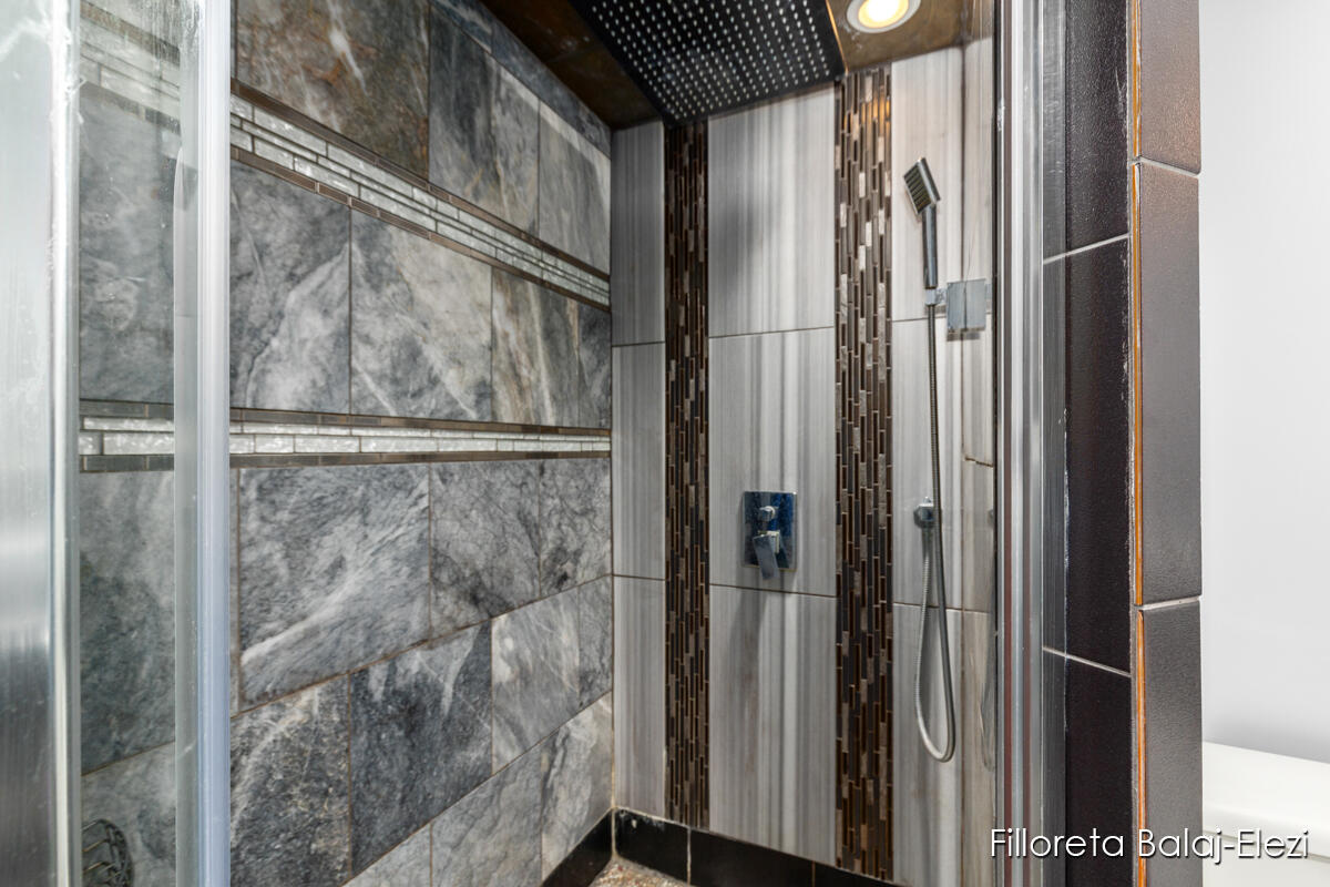 104 Colrain Street SE Grand Rapids MI 49548