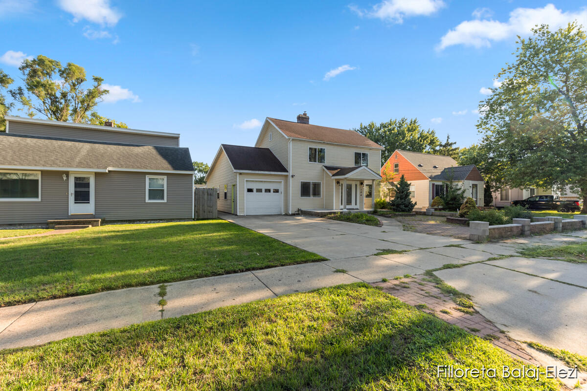 104 Colrain Street SE Grand Rapids MI 49548
