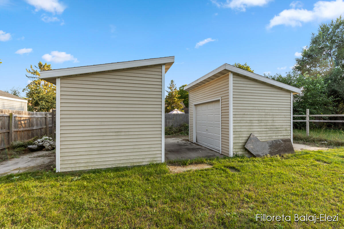 104 Colrain Street SE Grand Rapids MI 49548