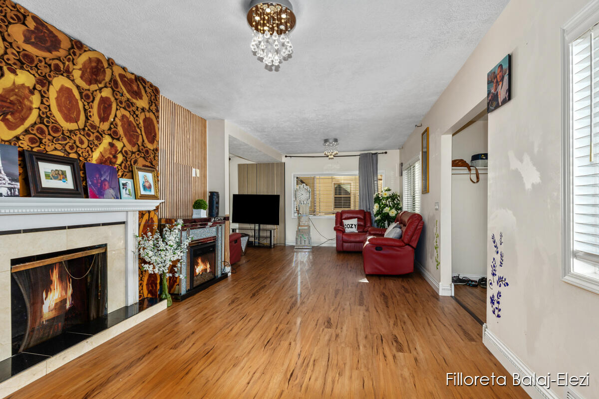104 Colrain Street SE Grand Rapids MI 49548