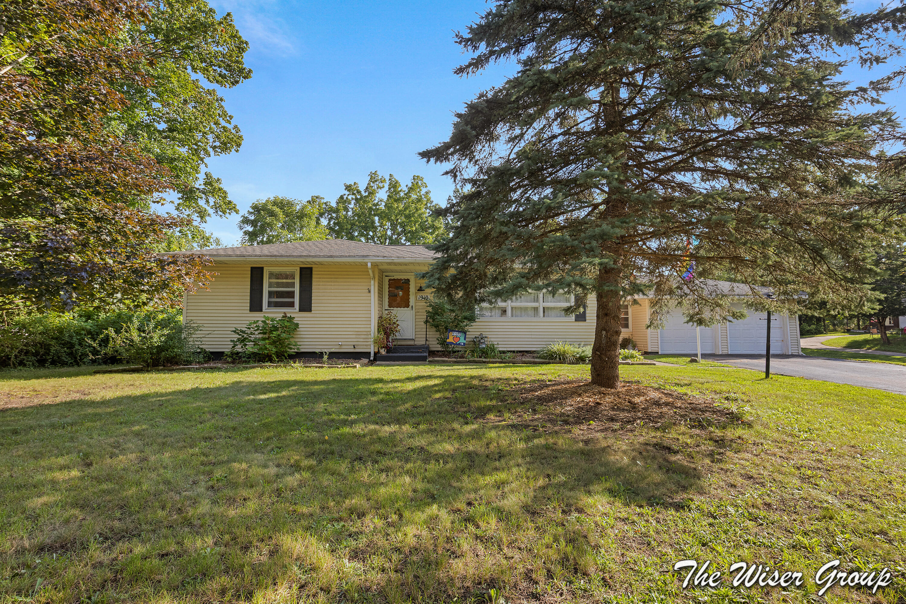 1910 Knapp Street NE Grand Rapids MI 49505