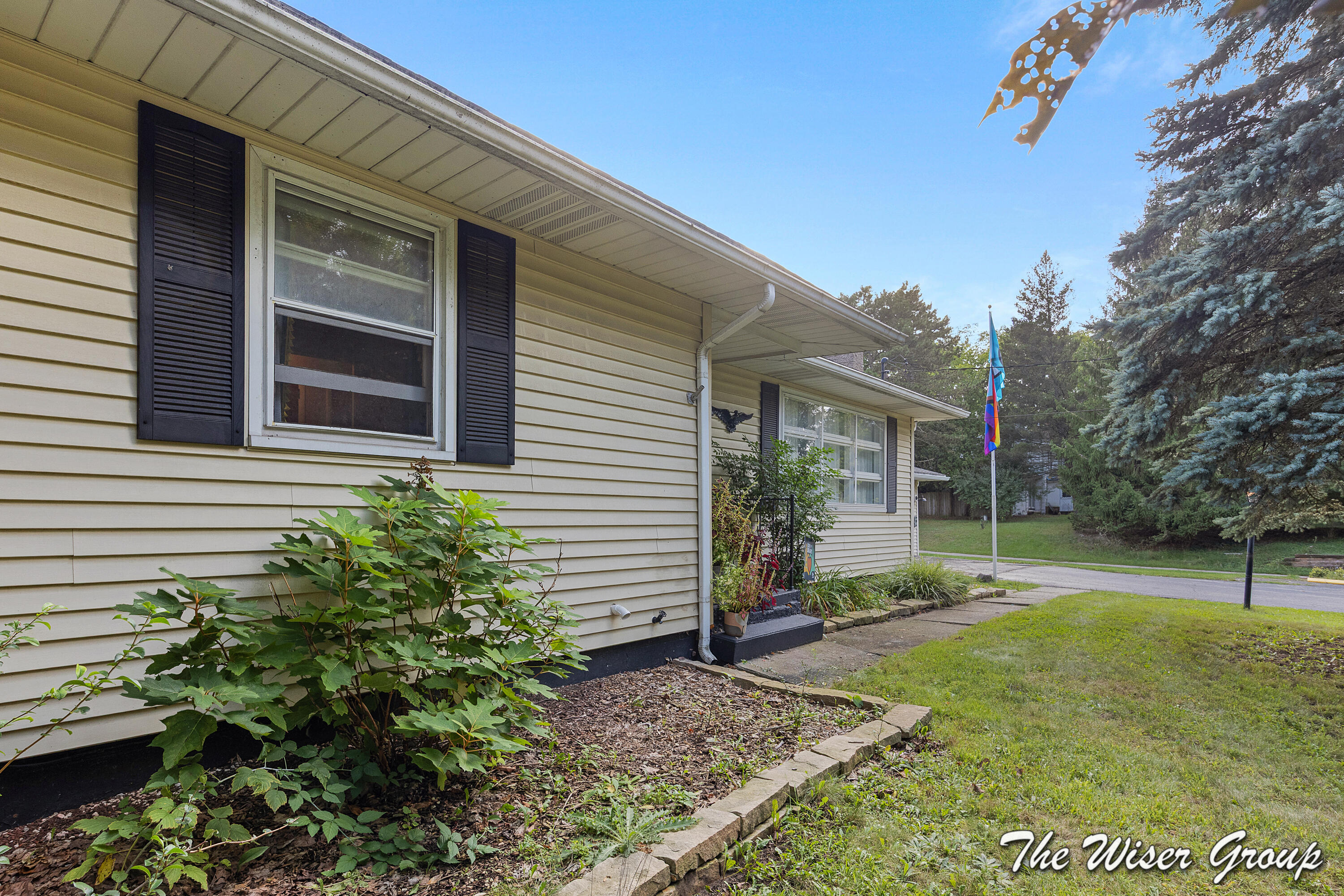 1910 Knapp Street NE Grand Rapids MI 49505