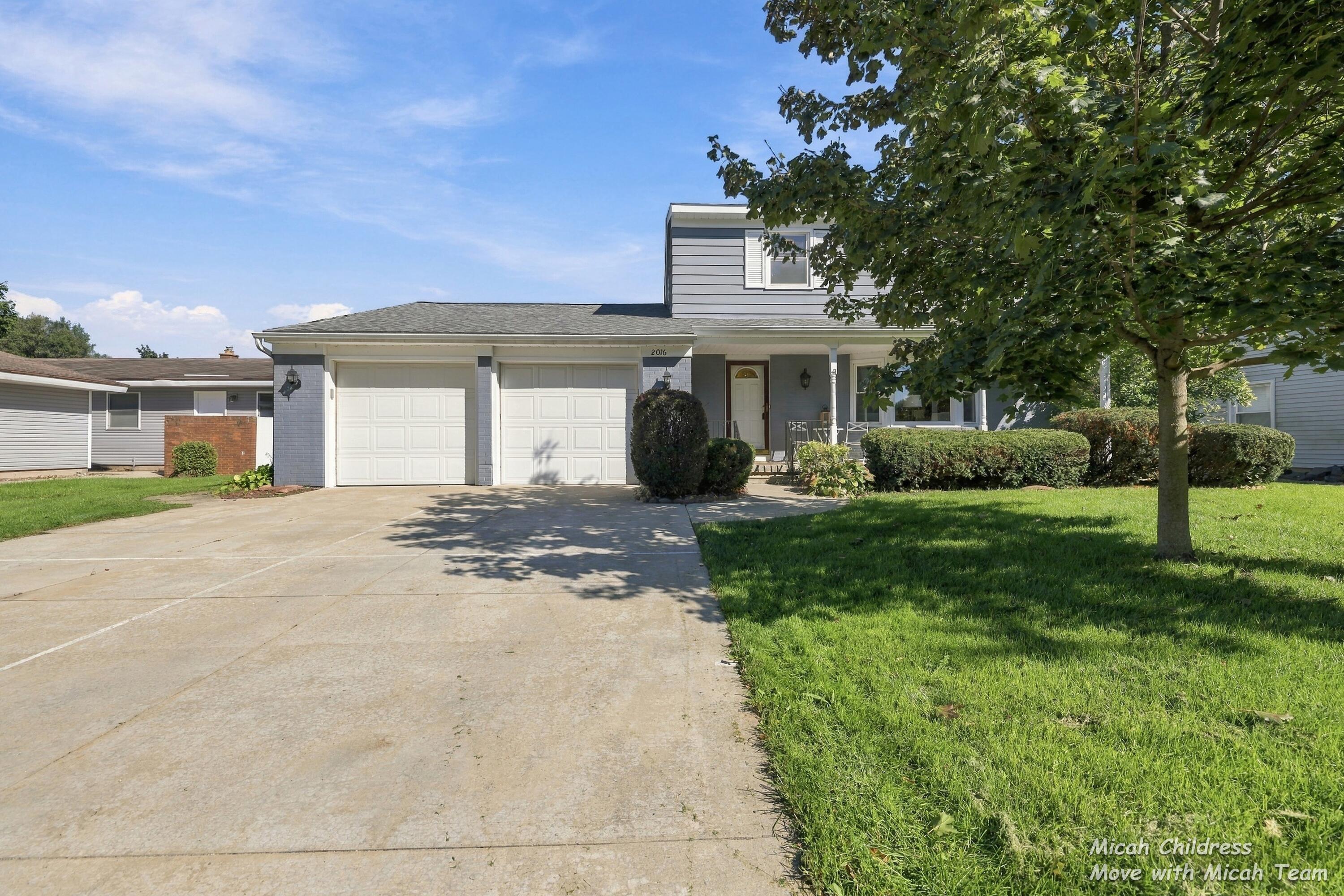 2016 Edgewood Avenue SE Grand Rapids MI 49546
