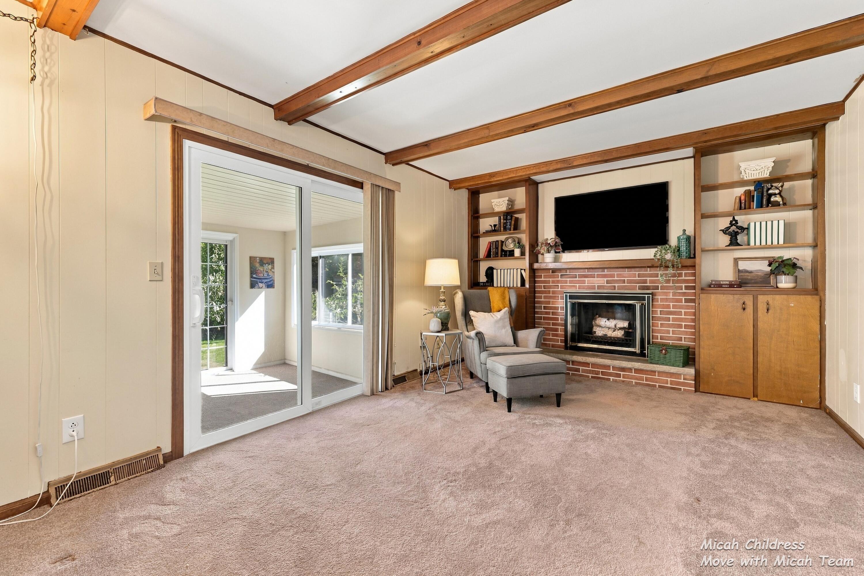 2016 Edgewood Avenue SE Grand Rapids MI 49546