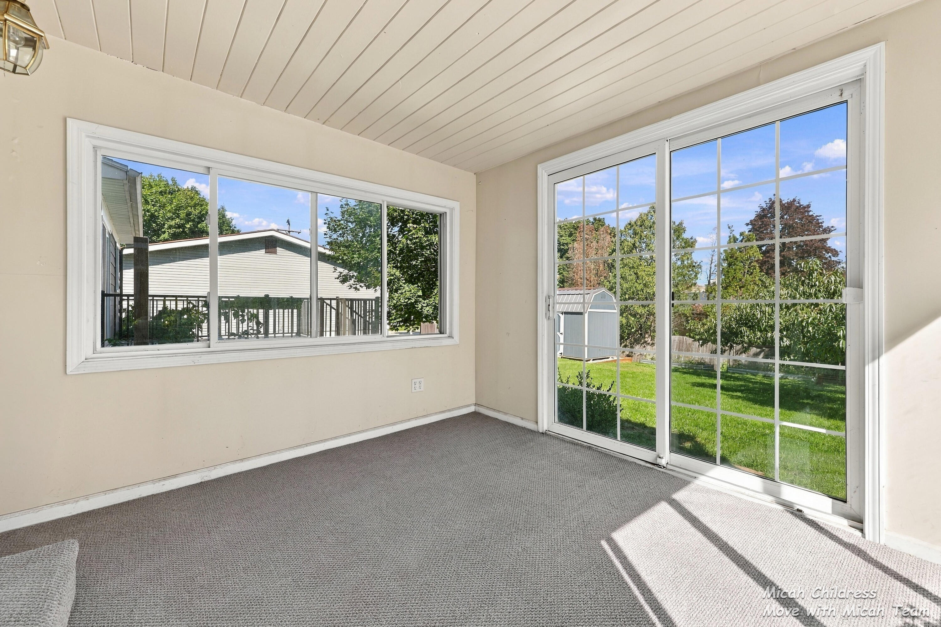 2016 Edgewood Avenue SE Grand Rapids MI 49546