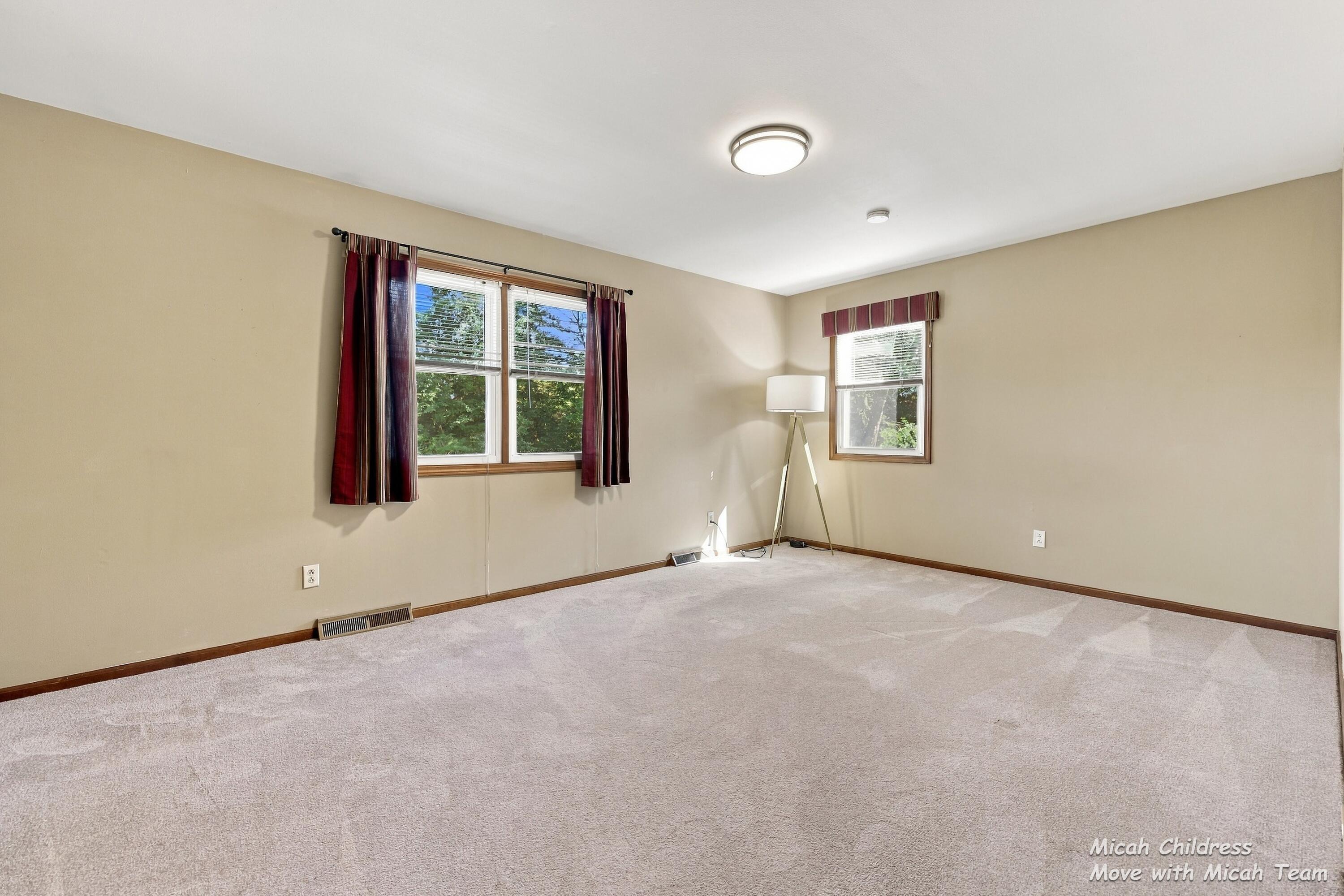 2016 Edgewood Avenue SE Grand Rapids MI 49546