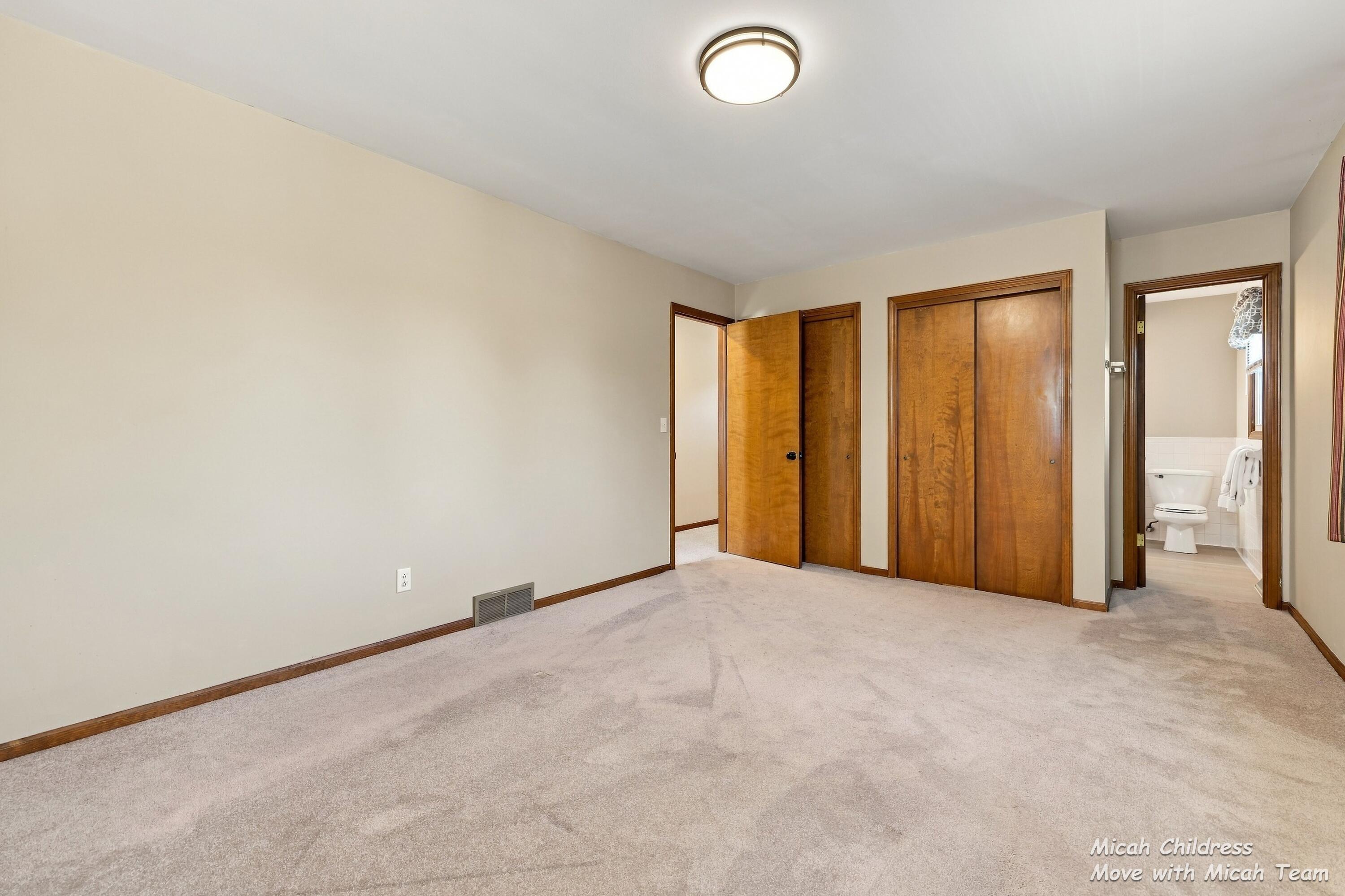 2016 Edgewood Avenue SE Grand Rapids MI 49546