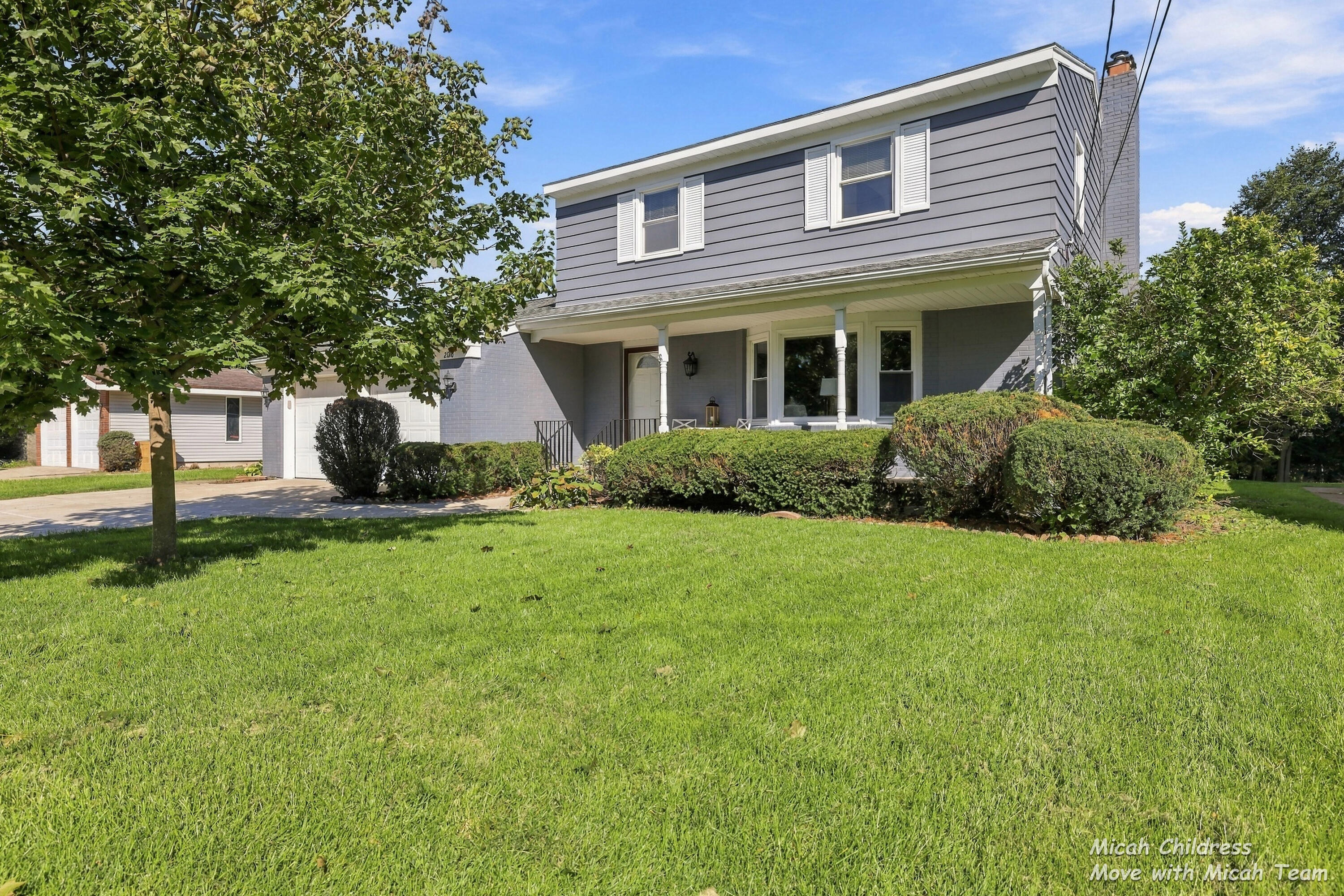 2016 Edgewood Avenue SE Grand Rapids MI 49546