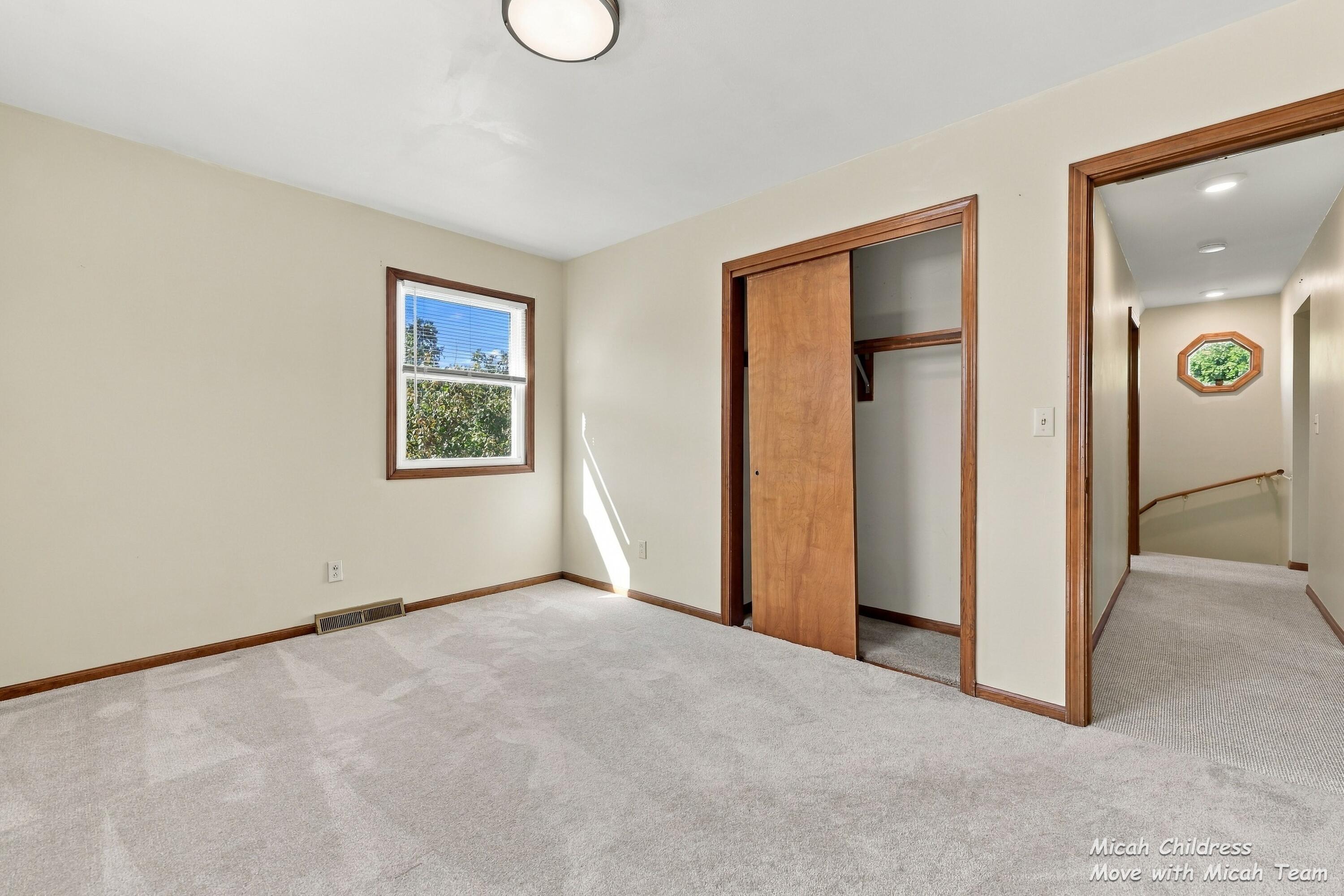 2016 Edgewood Avenue SE Grand Rapids MI 49546
