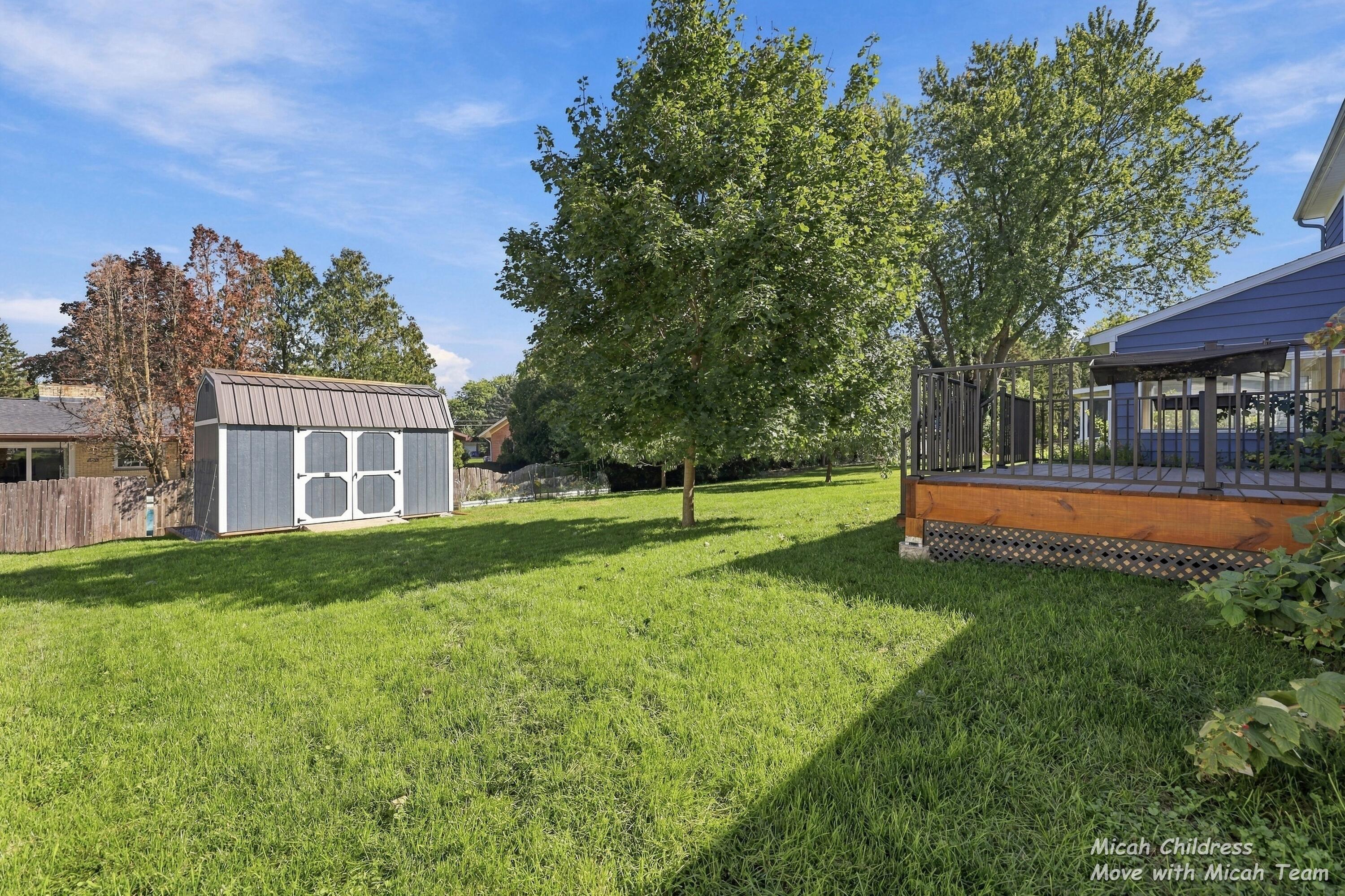 2016 Edgewood Avenue SE Grand Rapids MI 49546