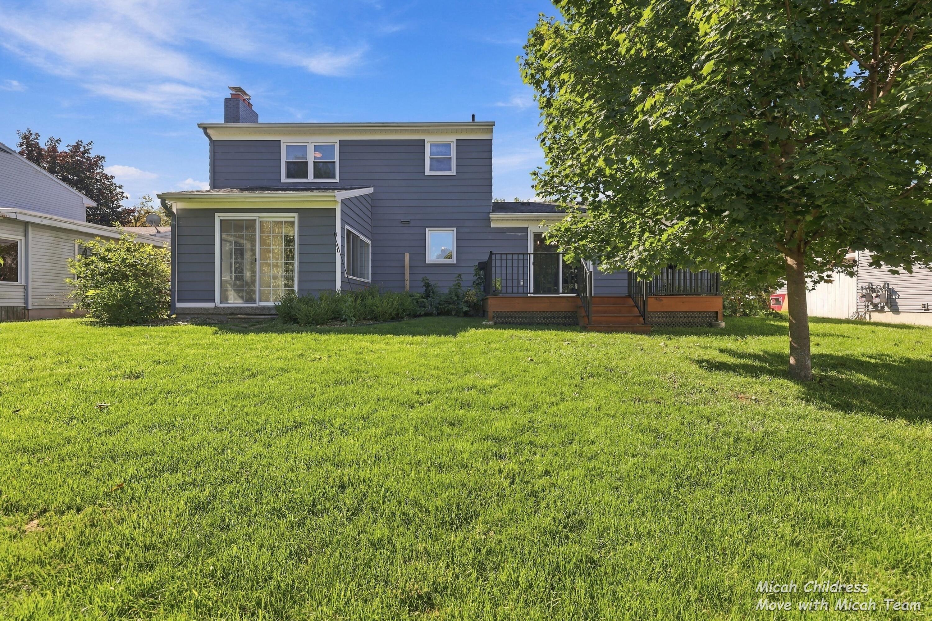 2016 Edgewood Avenue SE Grand Rapids MI 49546