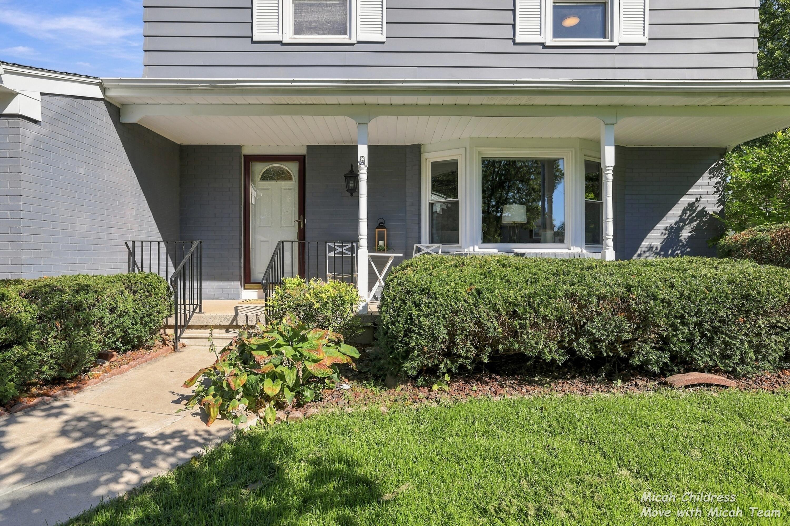 2016 Edgewood Avenue SE Grand Rapids MI 49546