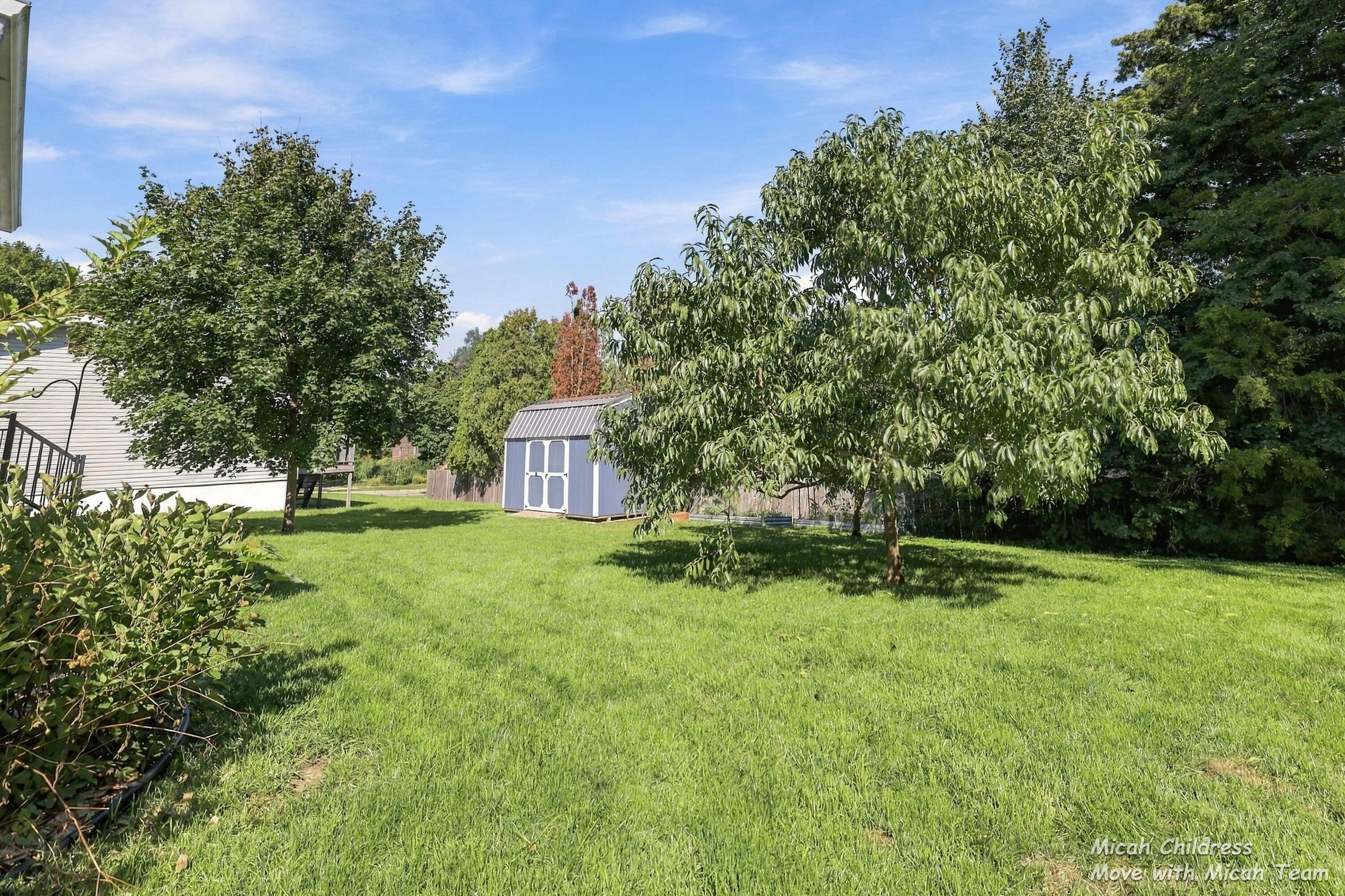 2016 Edgewood Avenue SE Grand Rapids MI 49546