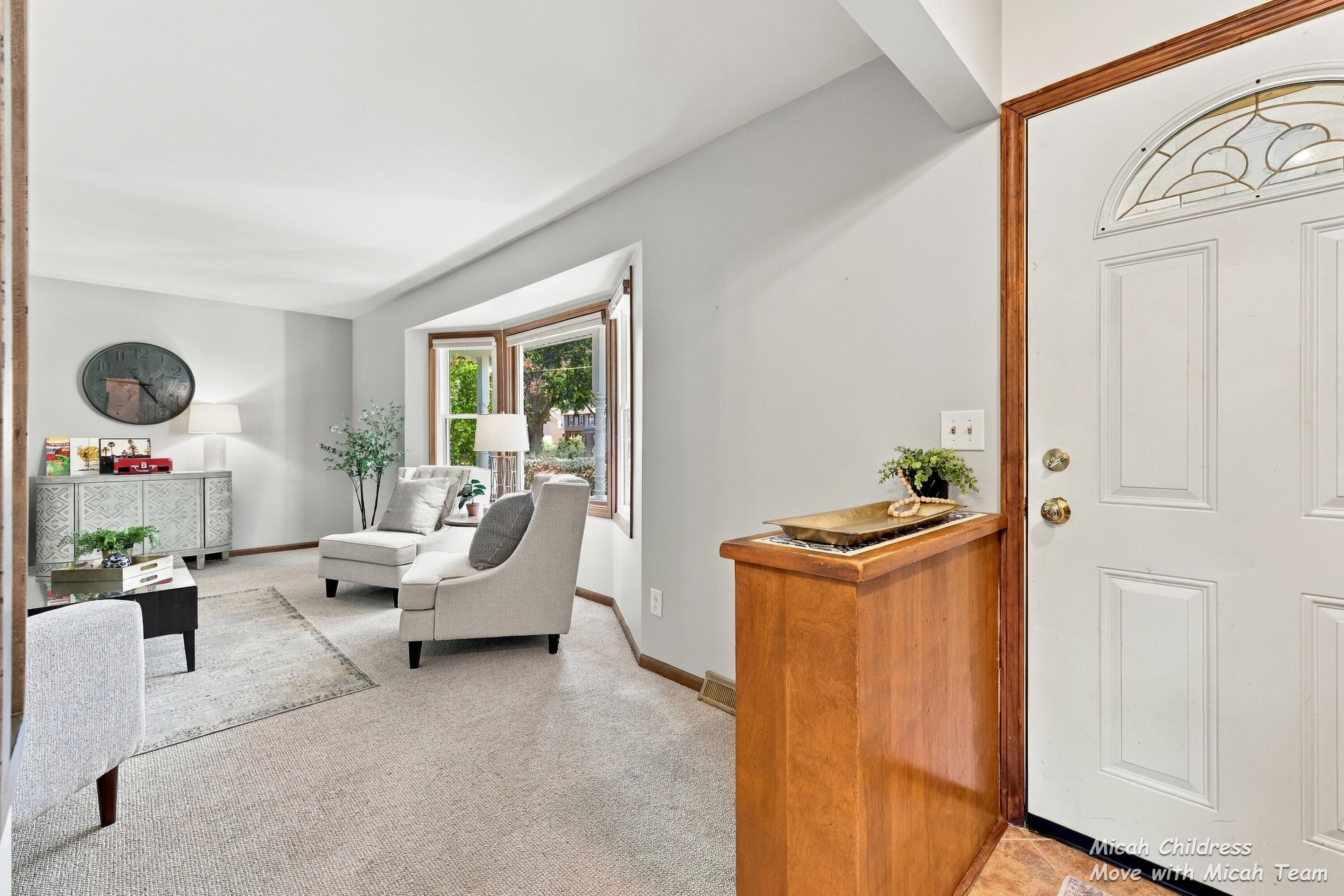2016 Edgewood Avenue SE Grand Rapids MI 49546