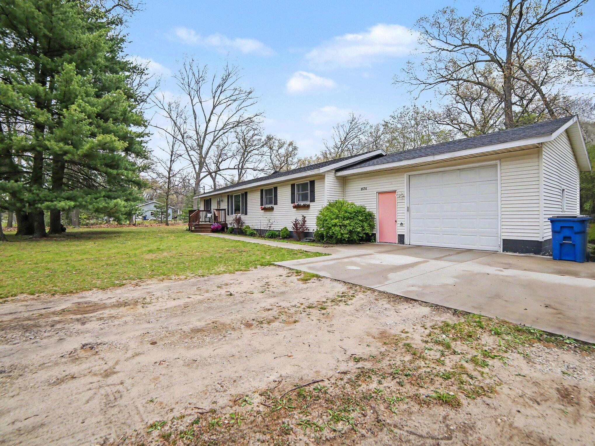 1574 Chatterson Road Muskegon MI 49442