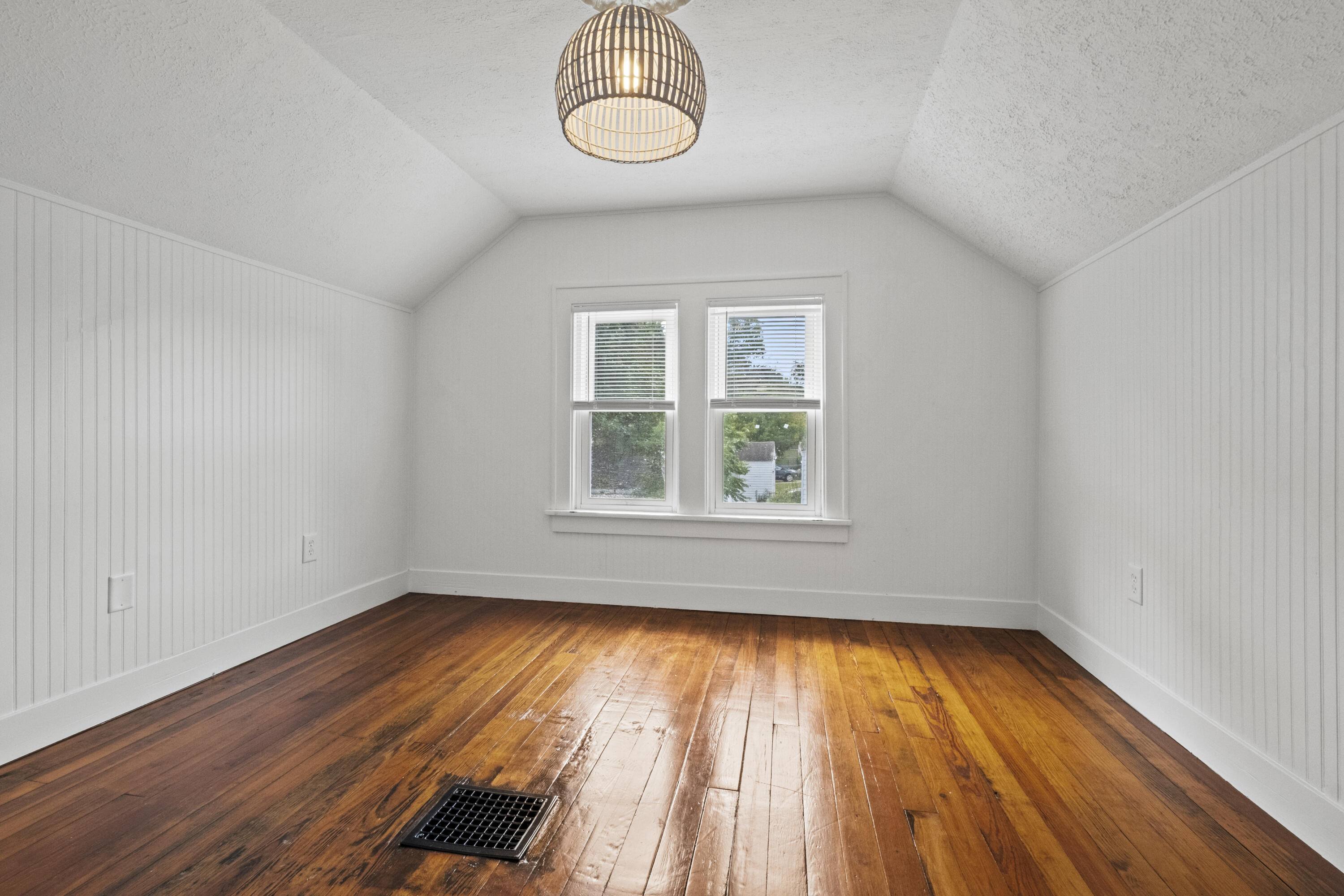 1462 Walker Avenue NW Grand Rapids MI 49504