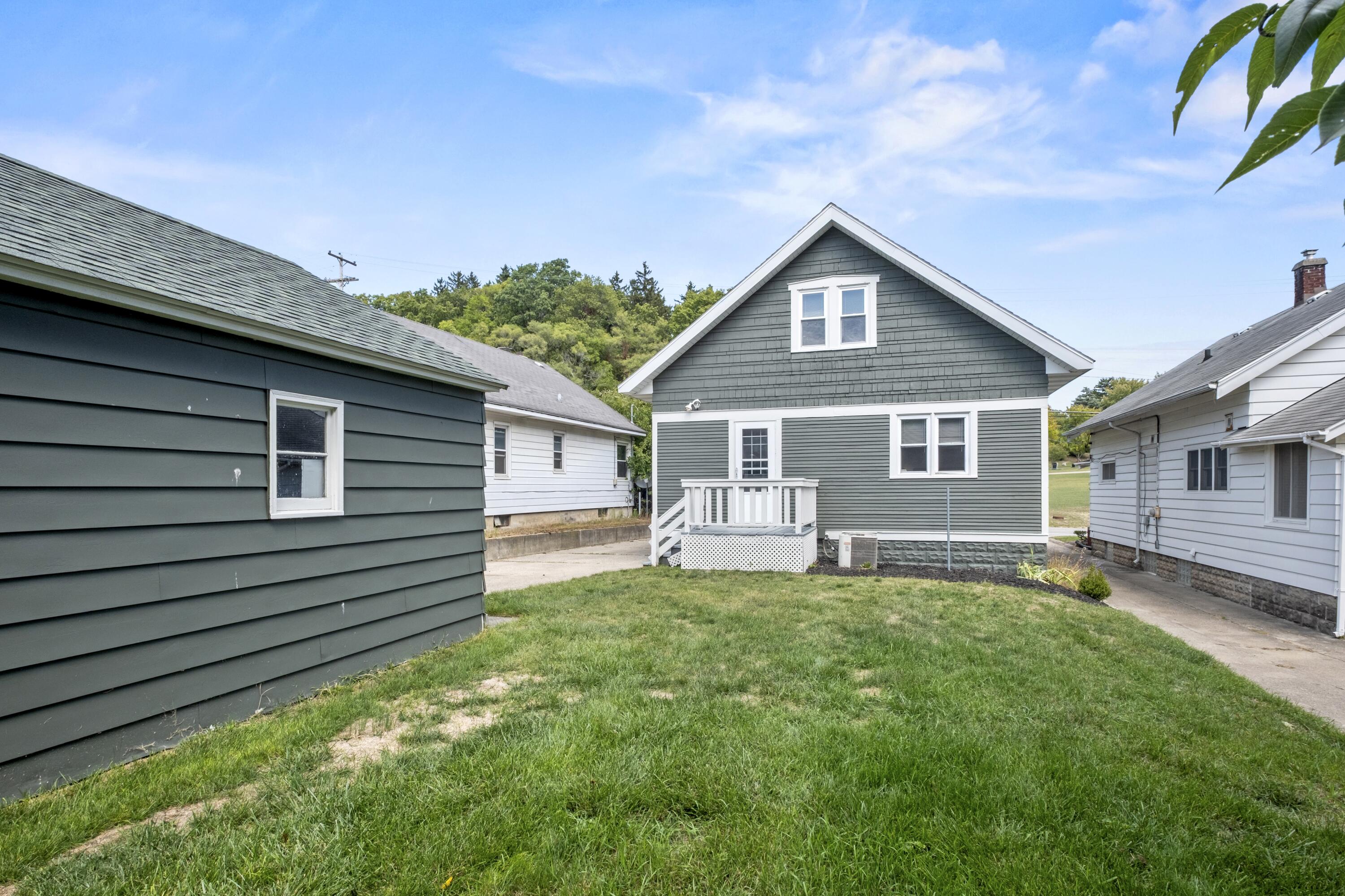 1462 Walker Avenue NW Grand Rapids MI 49504