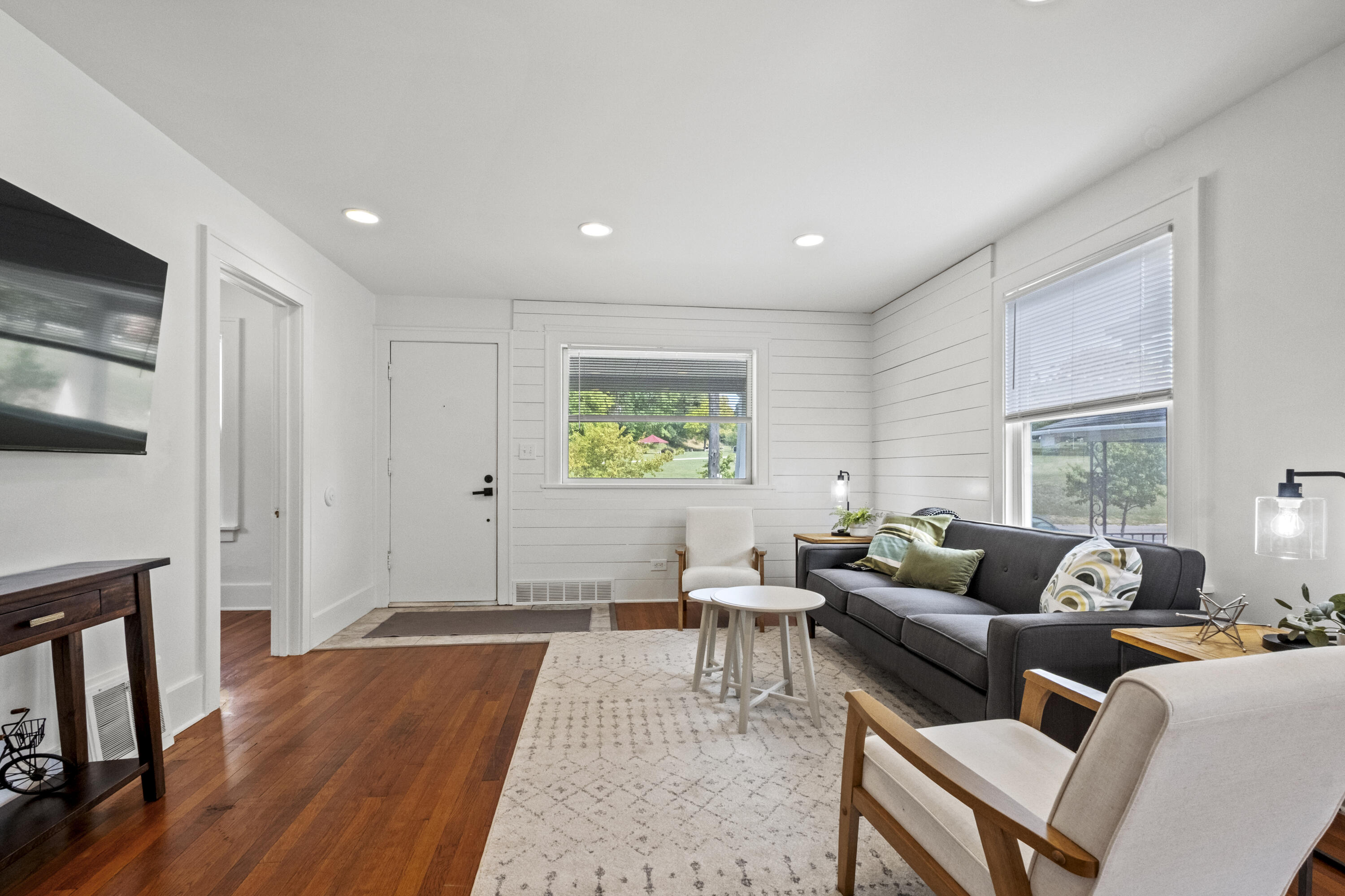 1462 Walker Avenue NW Grand Rapids MI 49504