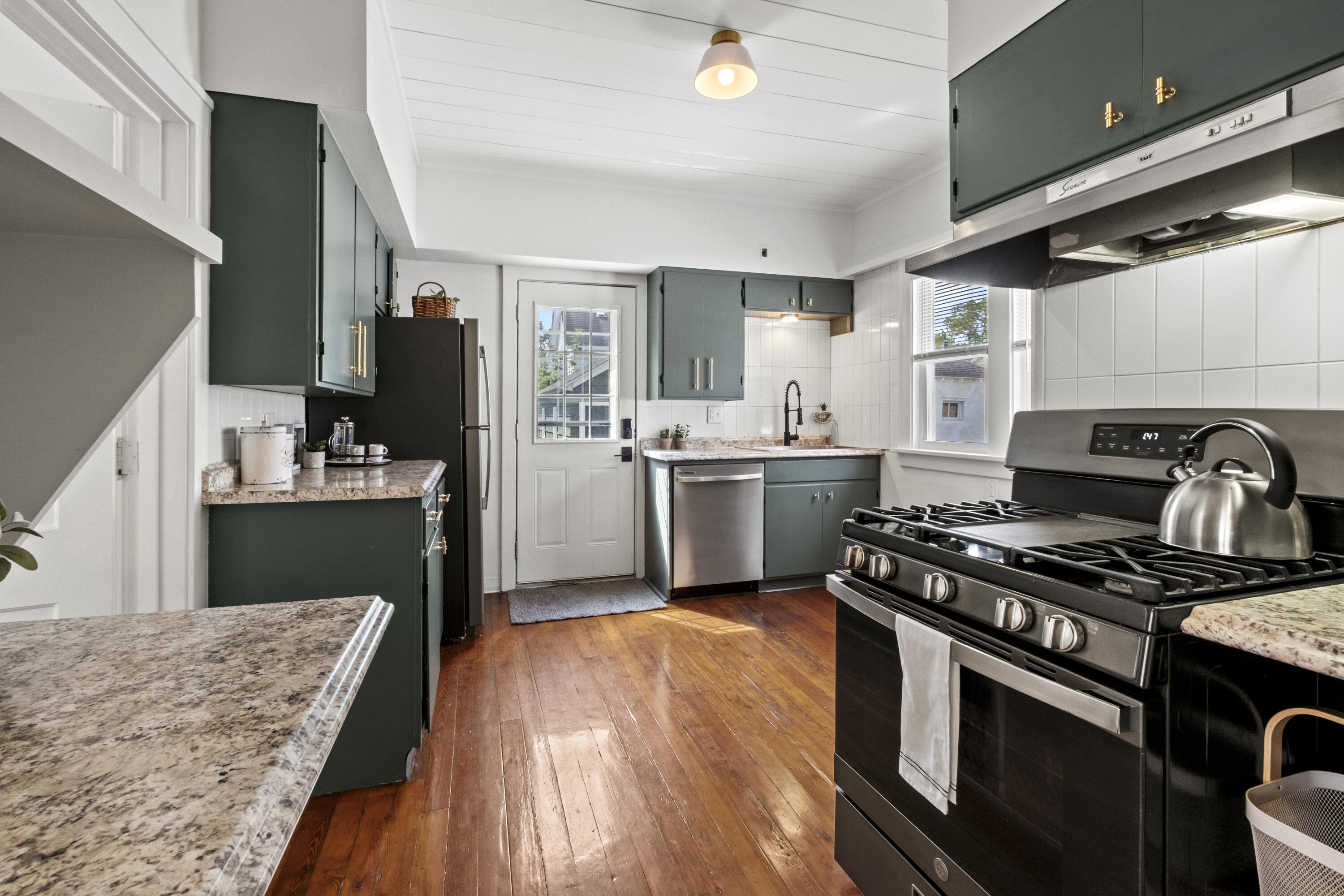 1462 Walker Avenue NW Grand Rapids MI 49504