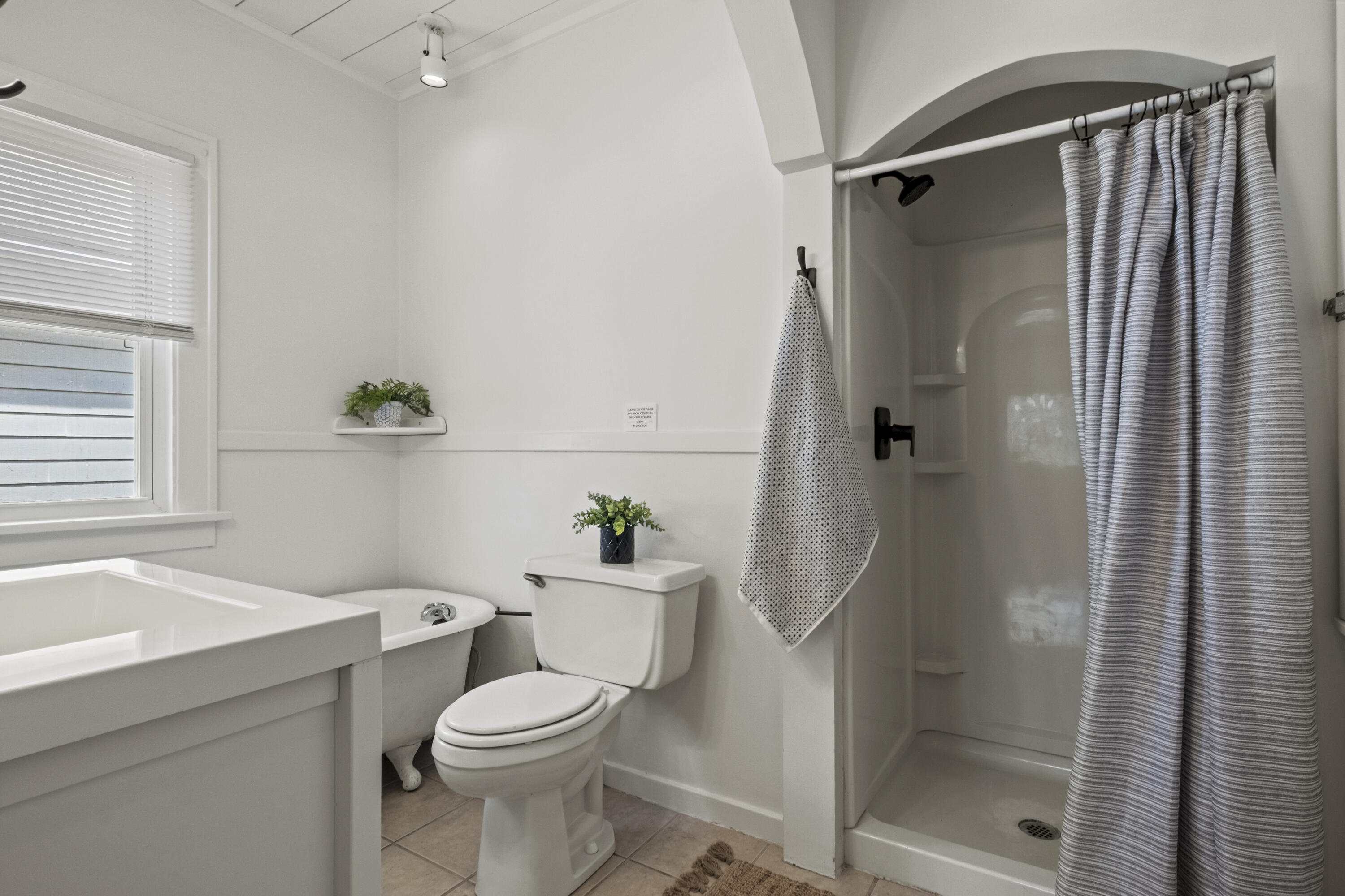 1462 Walker Avenue NW Grand Rapids MI 49504