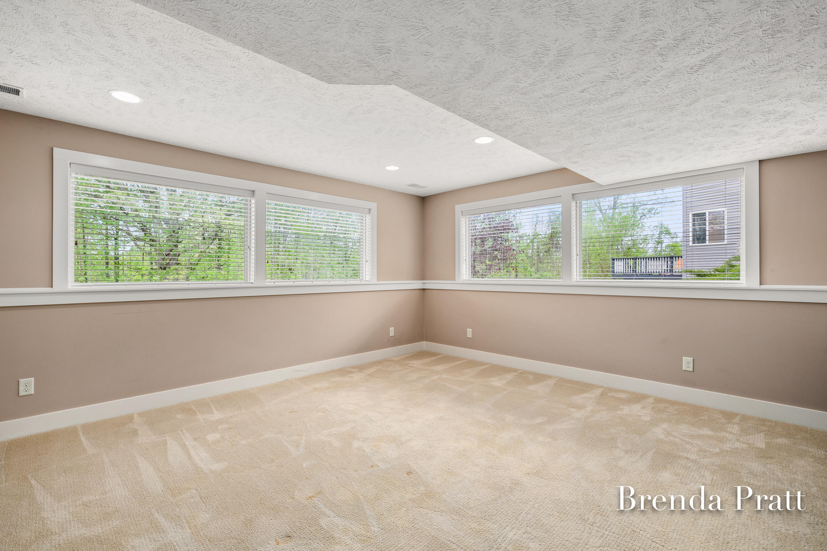 9845 Sunset Ridge Drive NE Rockford MI 49341