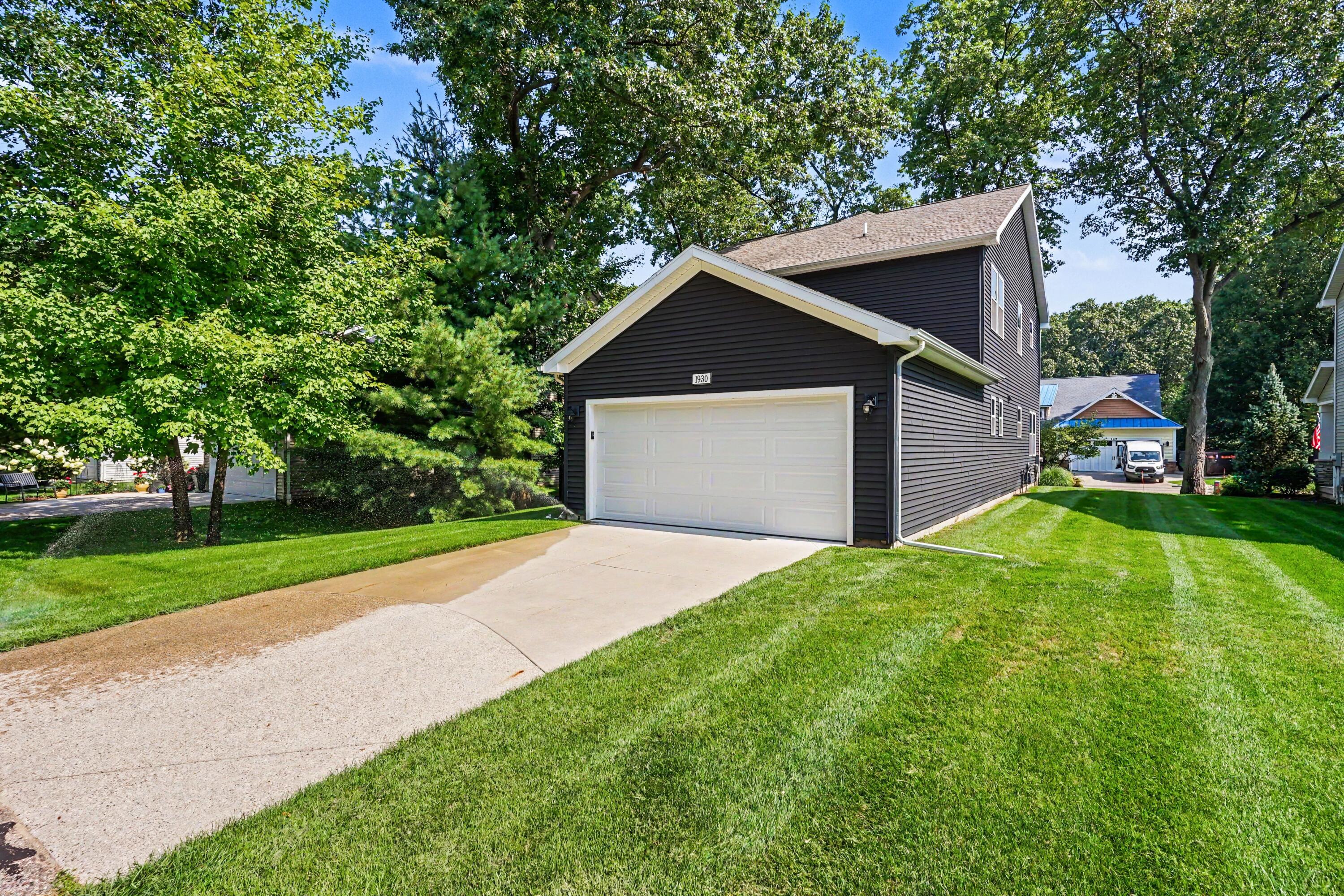 1930 Chippewa Drive Holland MI 49424
