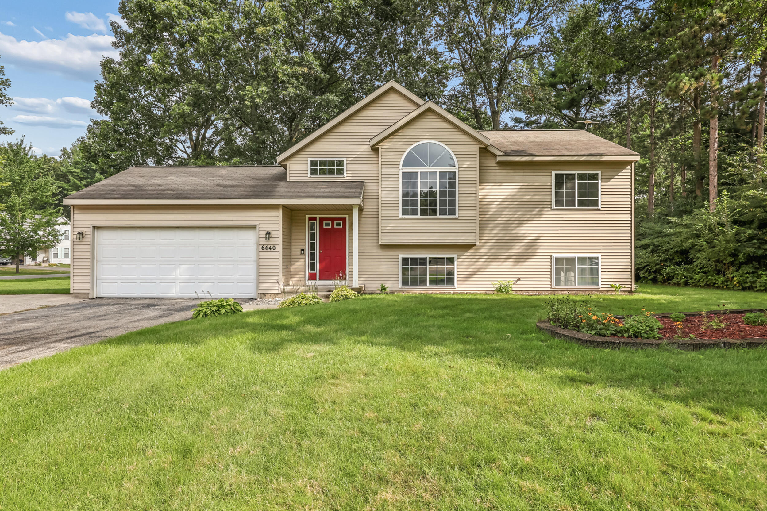 6640 Megan Court Muskegon MI 49442