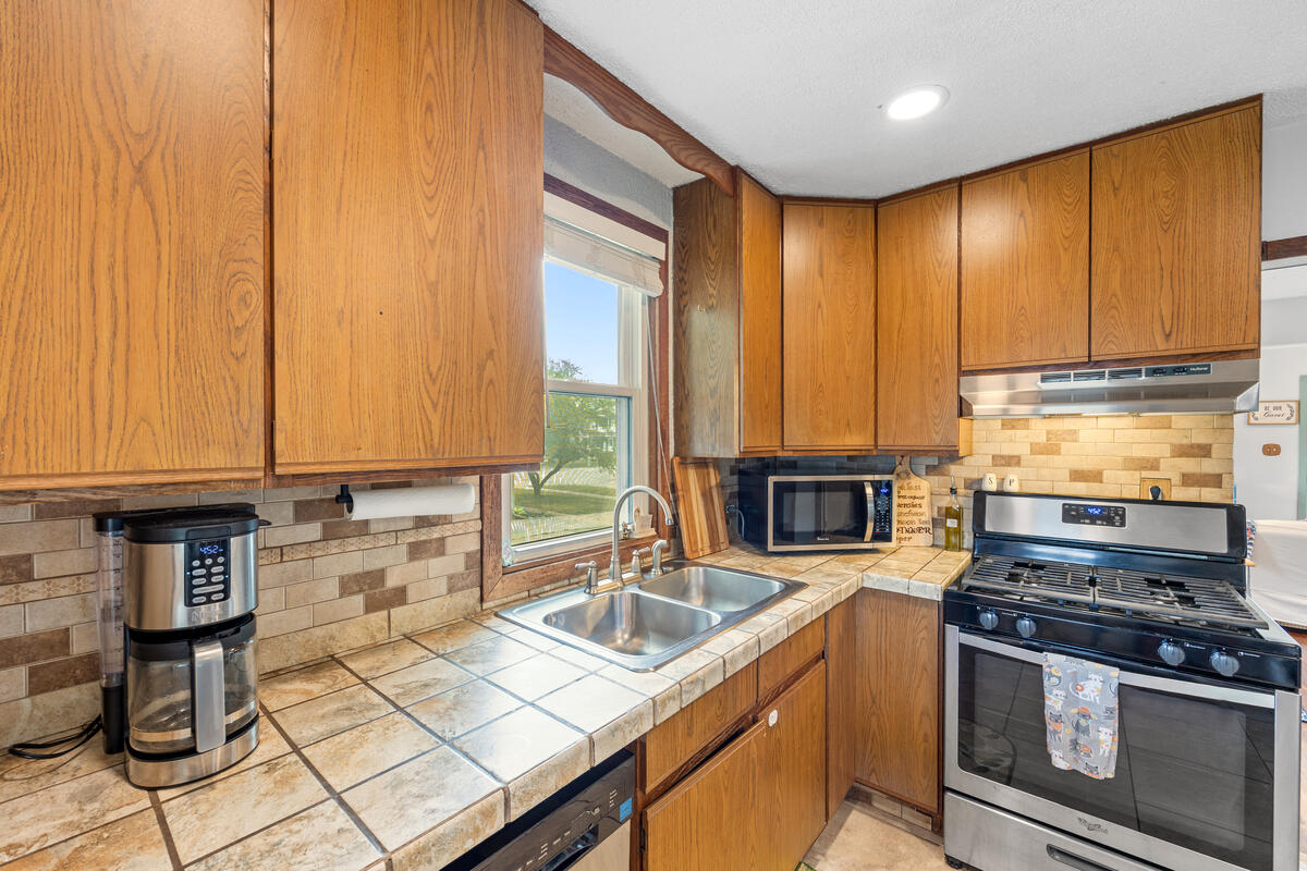 1628 Pennoyer Avenue Grand Haven MI 49417