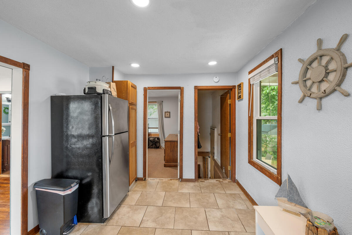 1628 Pennoyer Avenue Grand Haven MI 49417