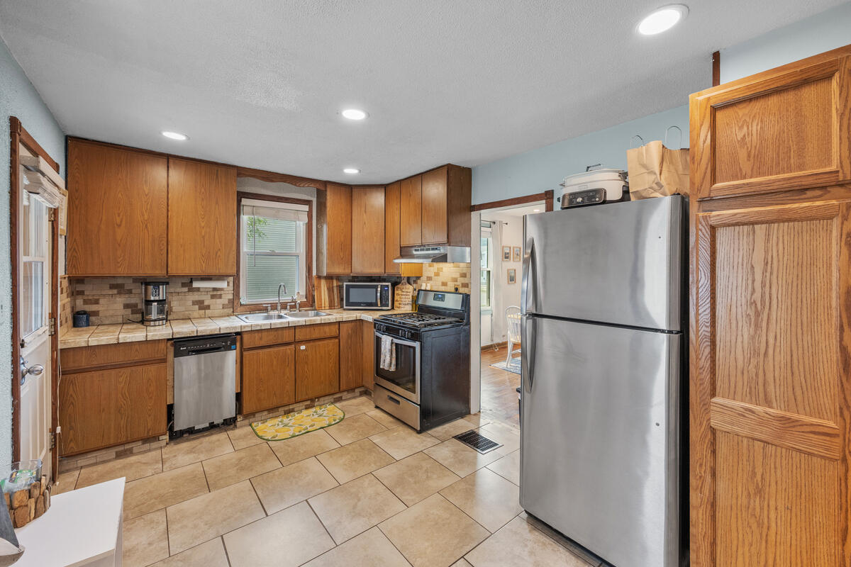 1628 Pennoyer Avenue Grand Haven MI 49417