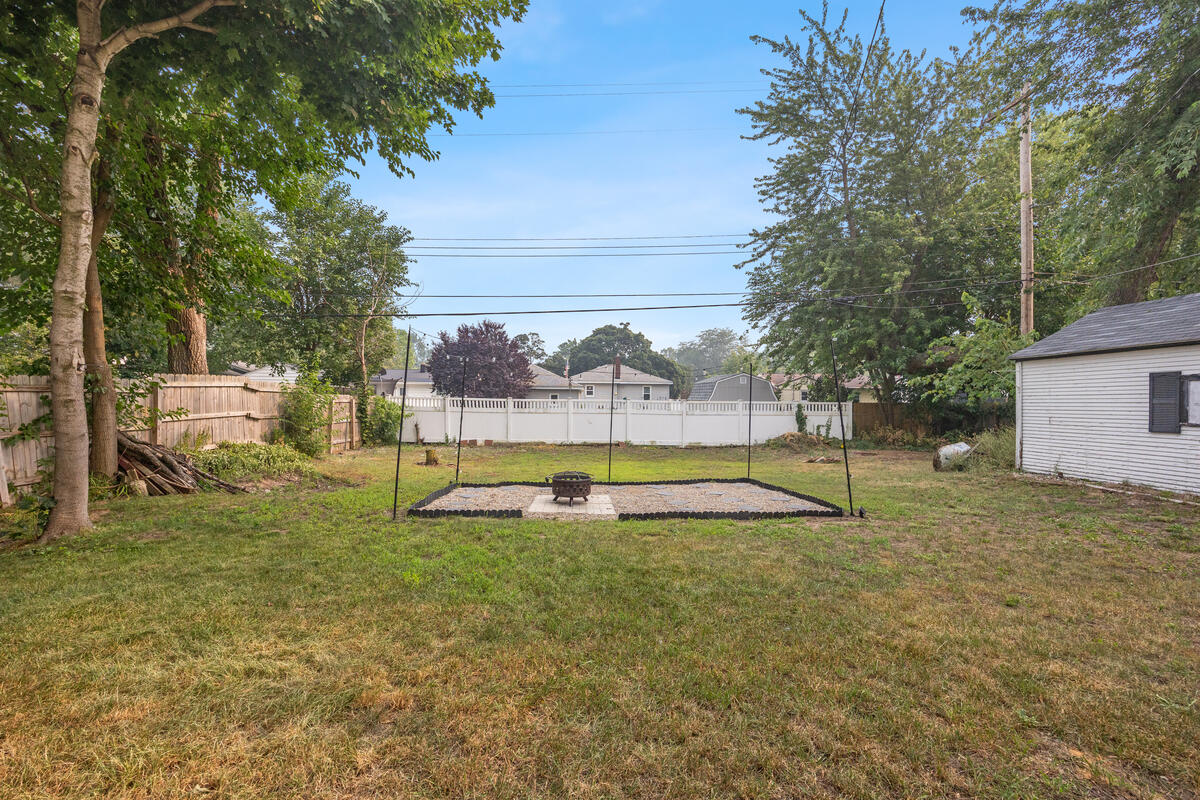 1628 Pennoyer Avenue Grand Haven MI 49417