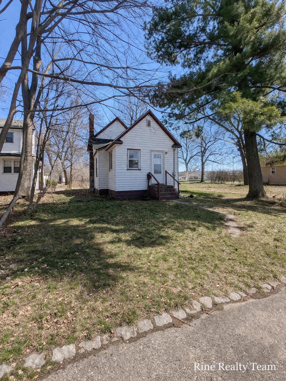 2337 6th Street Muskegon MI 49444