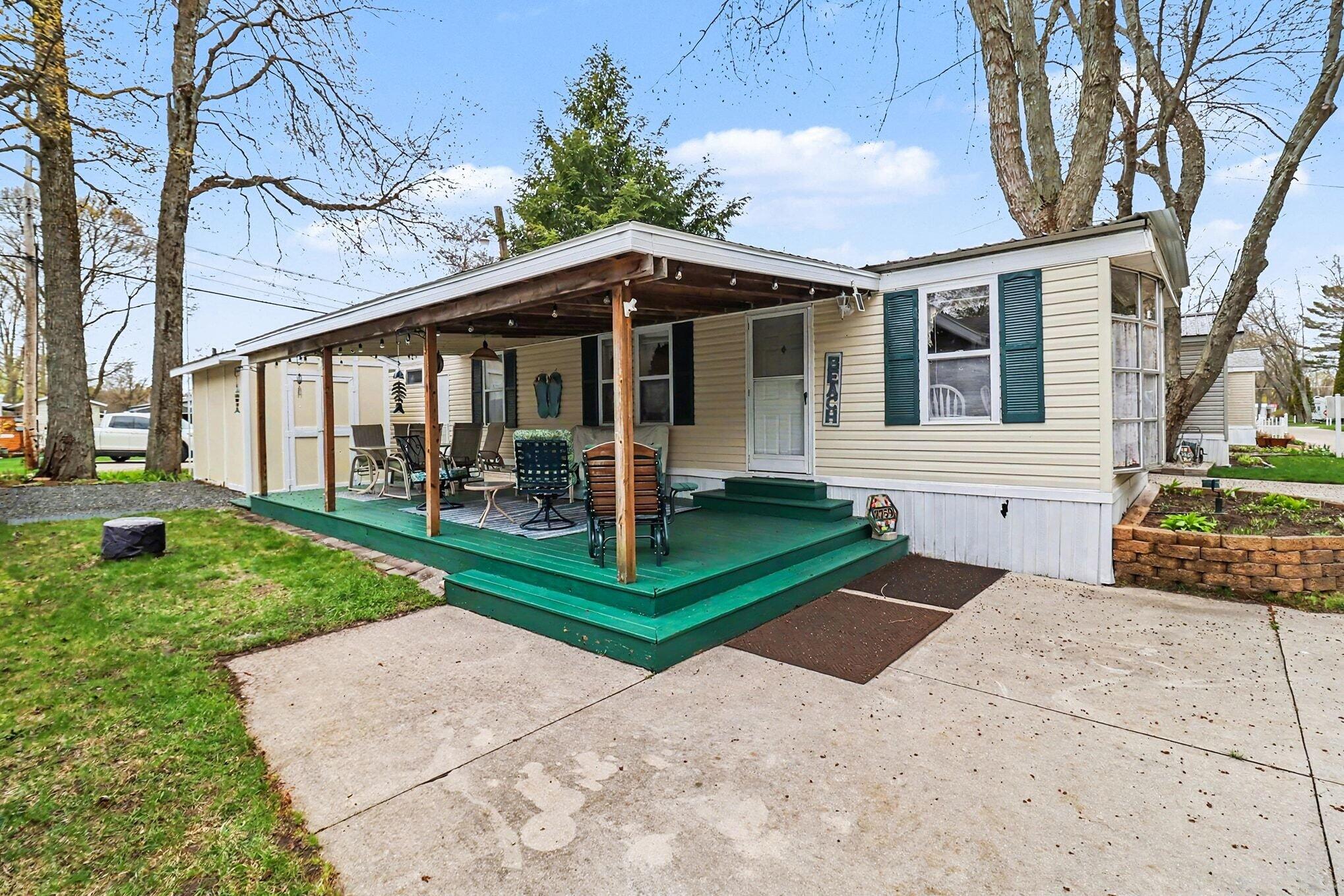2759 Basin Street Ludington MI 49431