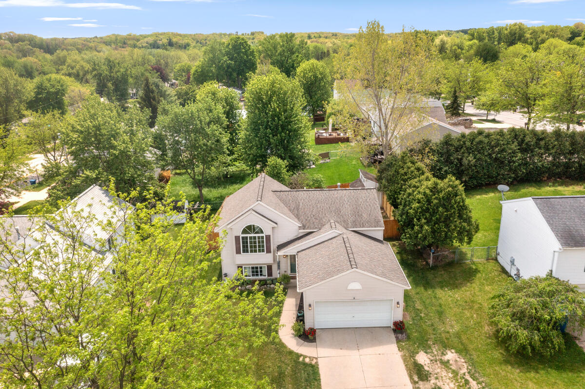 138 Rollingwood Drive Rockford MI 49341