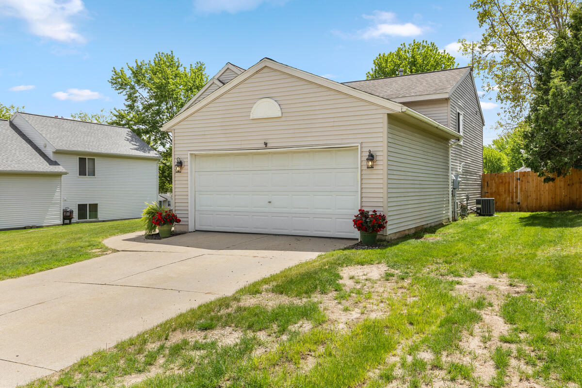 138 Rollingwood Drive Rockford MI 49341