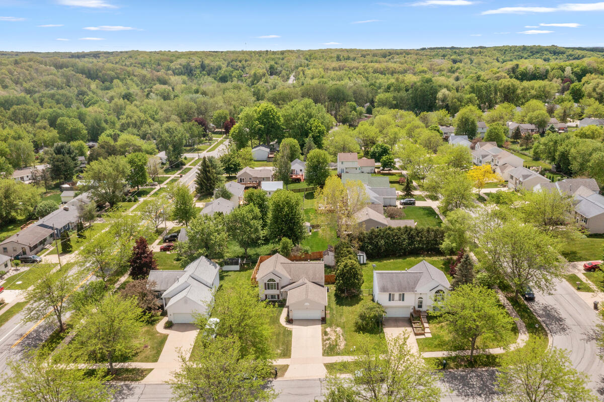 138 Rollingwood Drive Rockford MI 49341