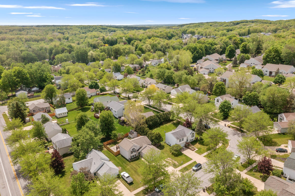 138 Rollingwood Drive Rockford MI 49341