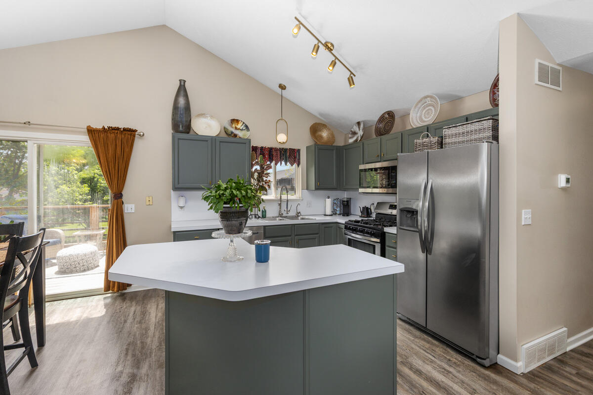138 Rollingwood Drive Rockford MI 49341