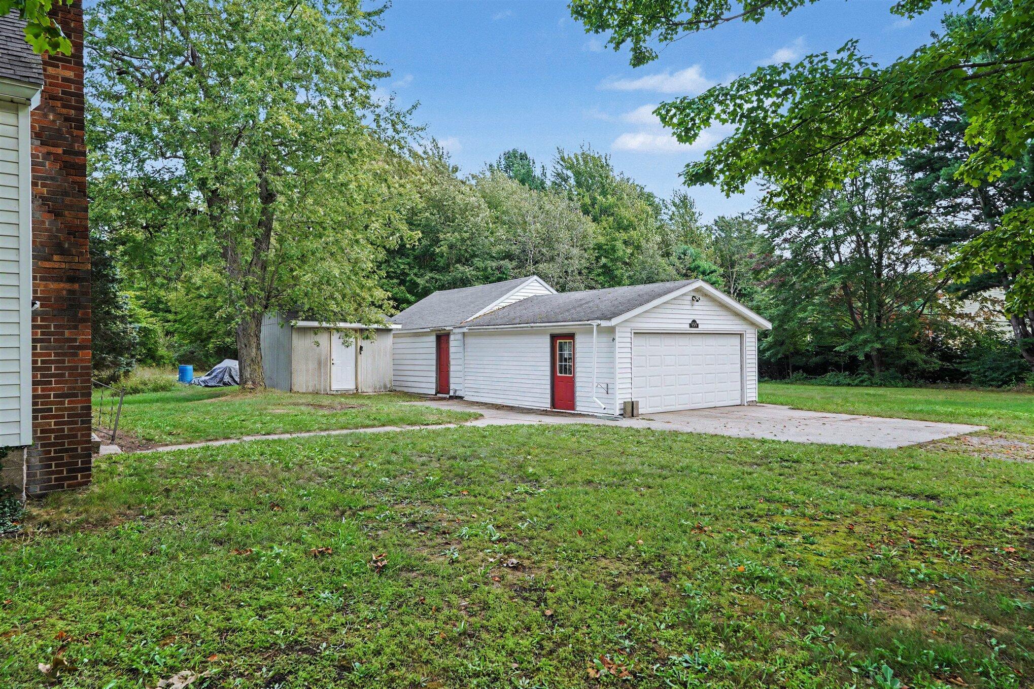 6516 Martin Road Norton Shores MI 49444