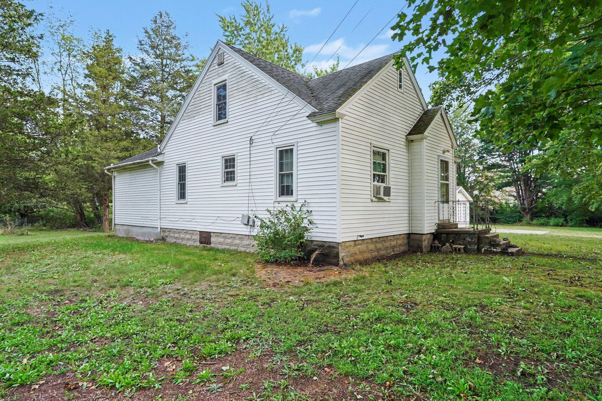 6516 Martin Road Norton Shores MI 49444