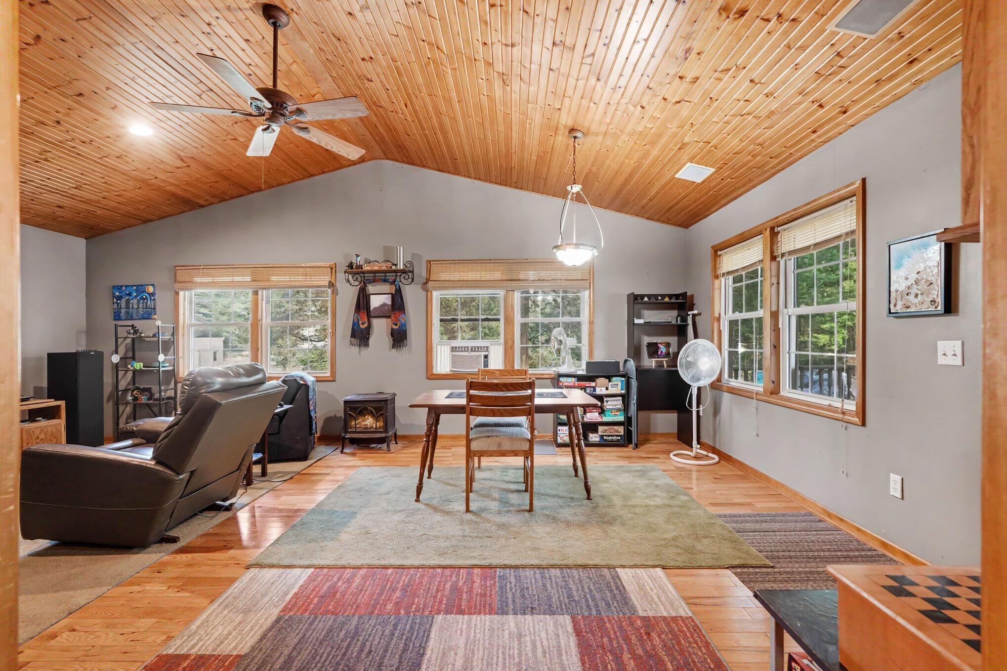 6516 Martin Road Norton Shores MI 49444