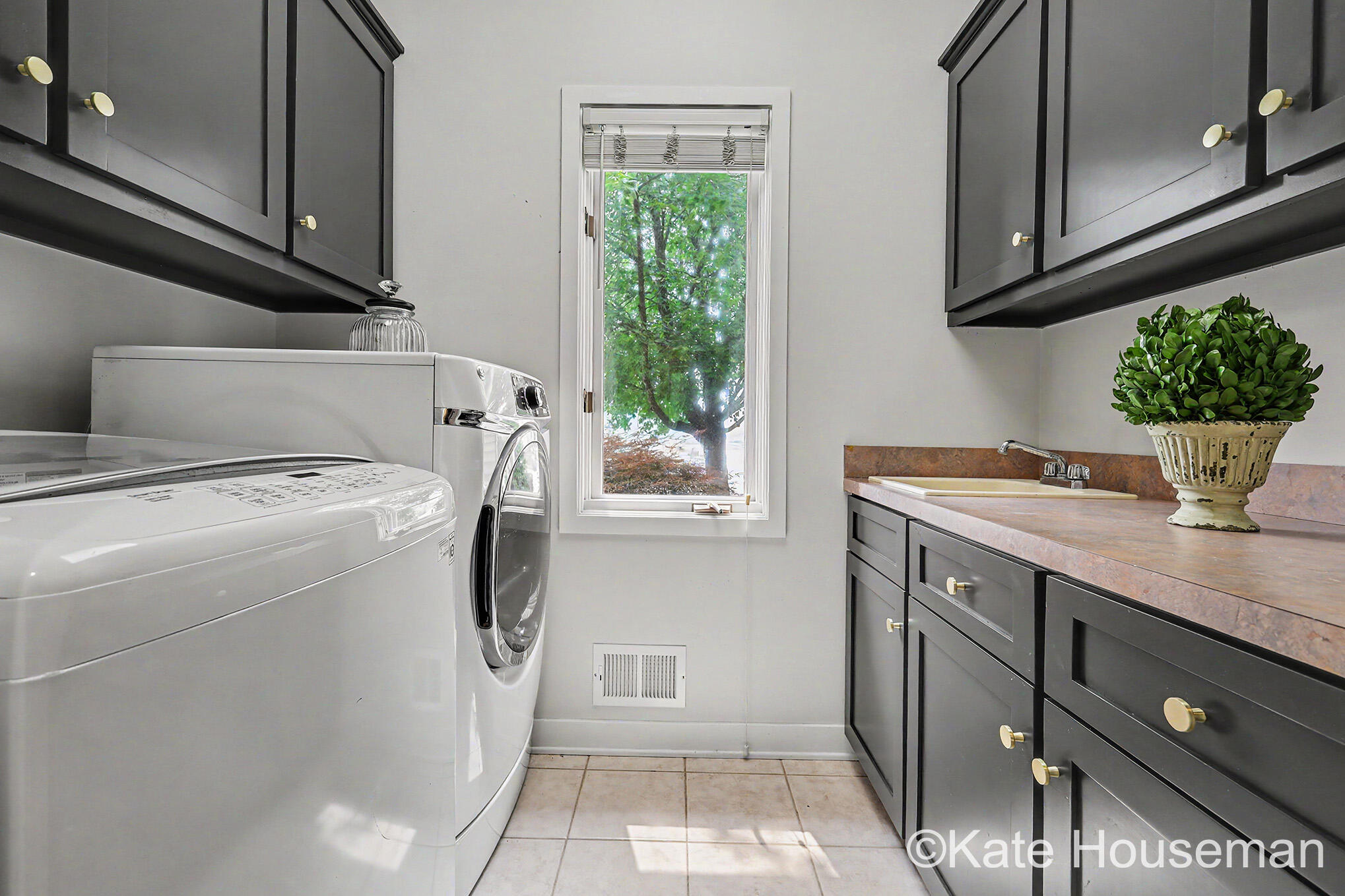1941 Jennydale Court SE Grand Rapids MI 49546