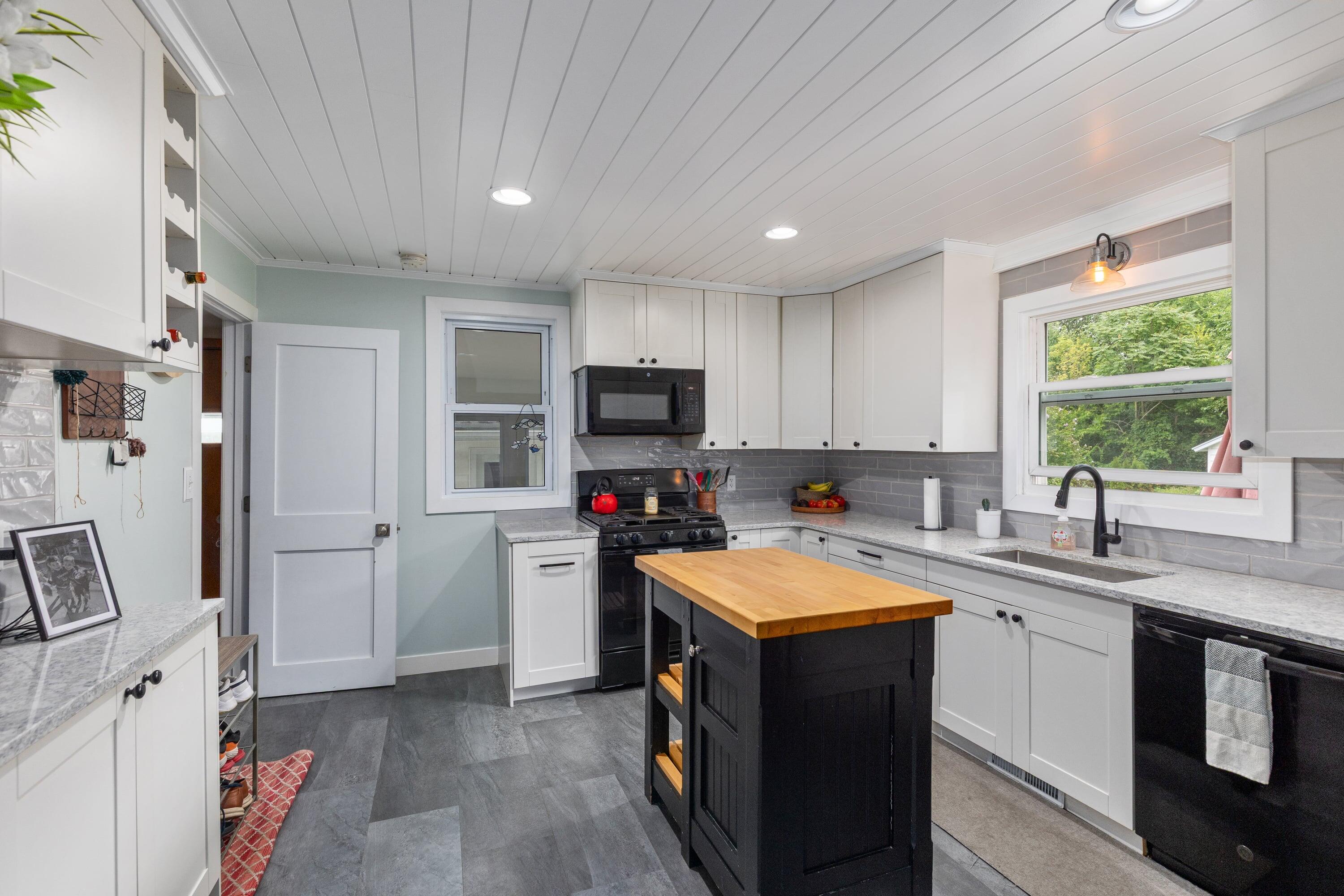 634 Burke Avenue NE Grand Rapids MI 49503