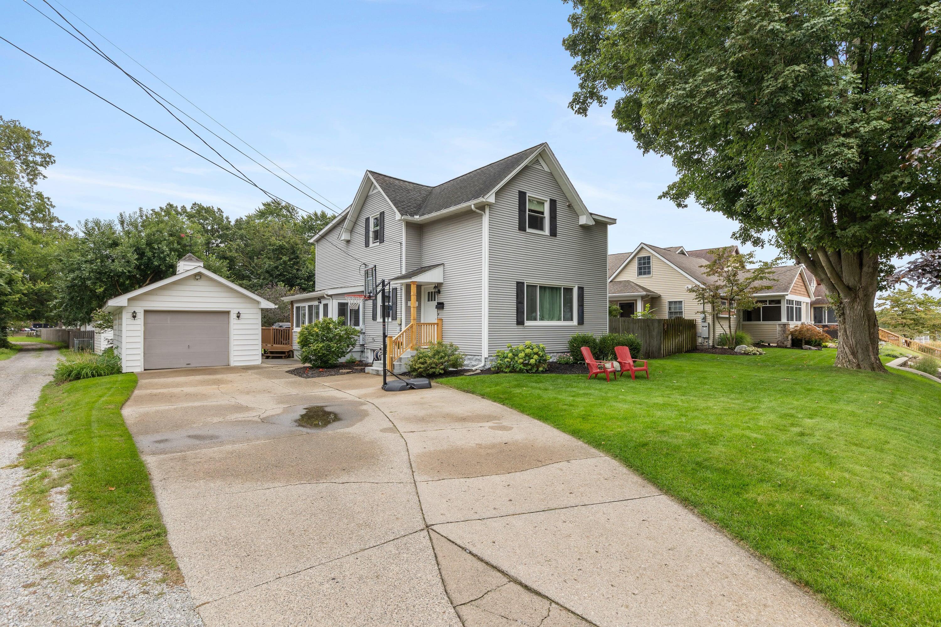 634 Burke Avenue NE Grand Rapids MI 49503