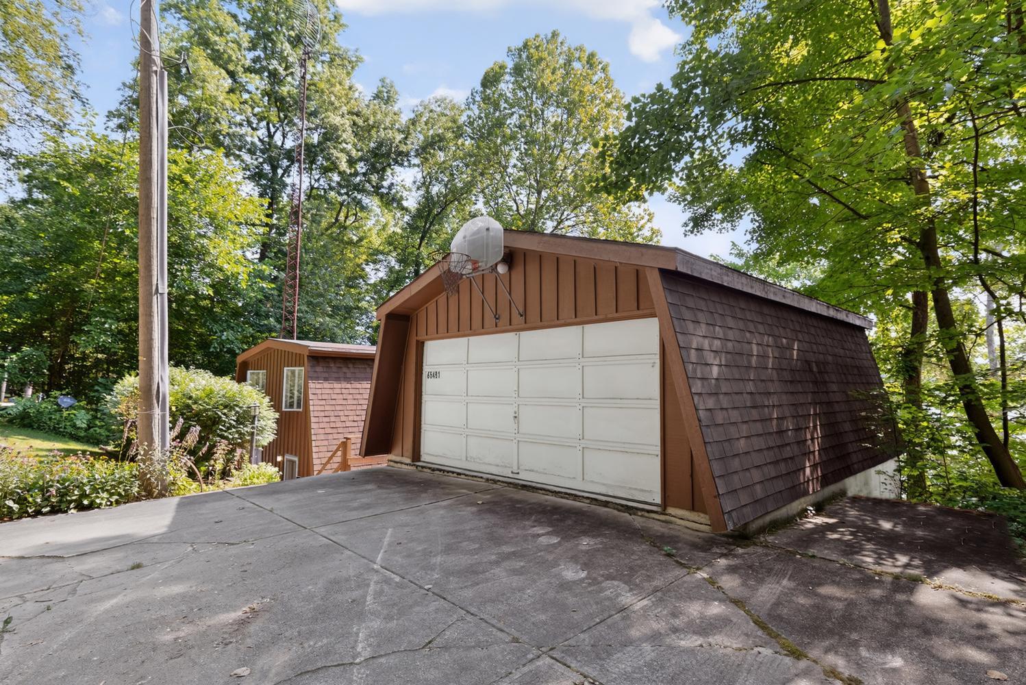 65491 North Drive Cassopolis MI 49031