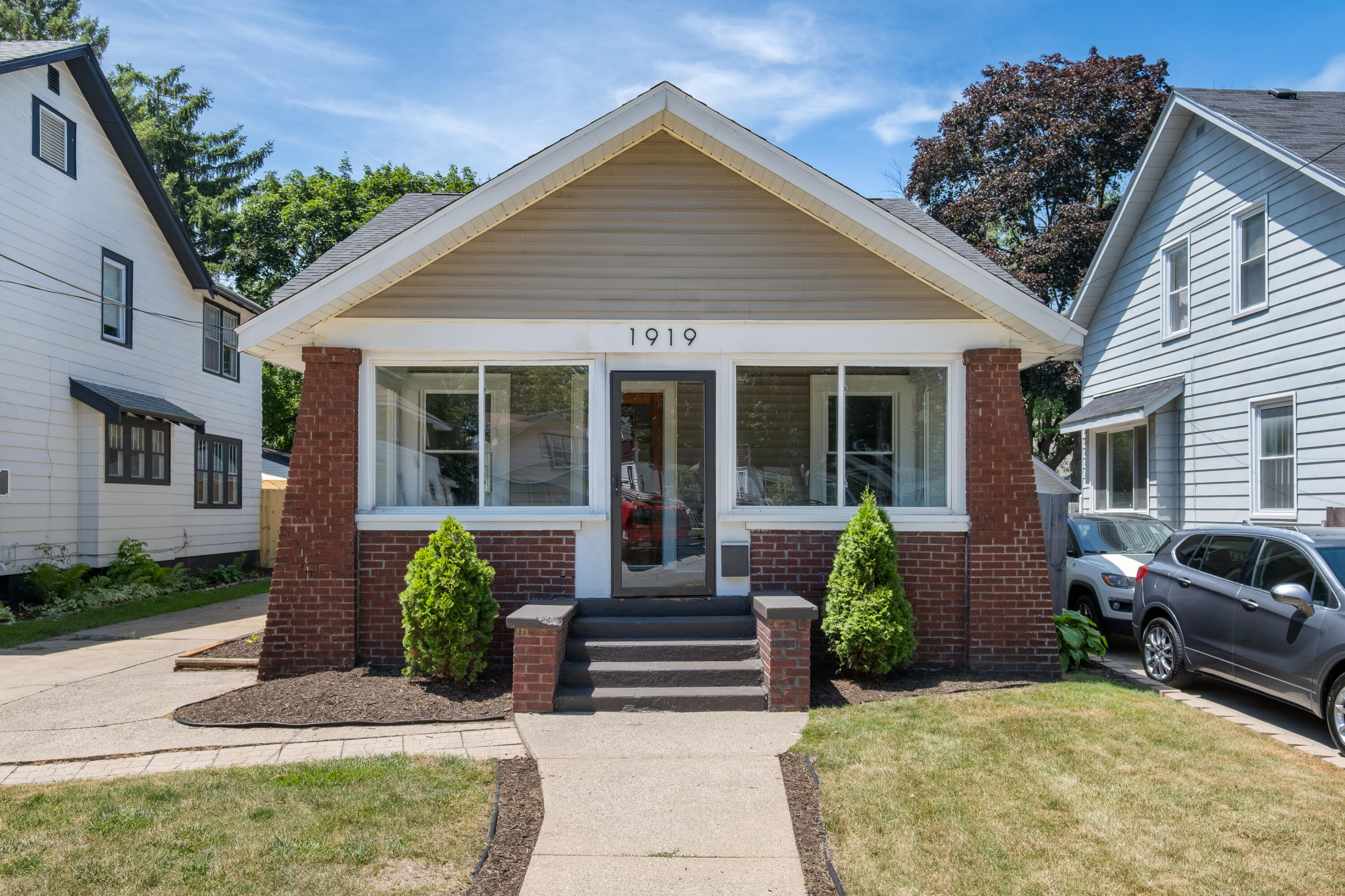 1919 Lafayette Avenue SE Grand Rapids MI 49507