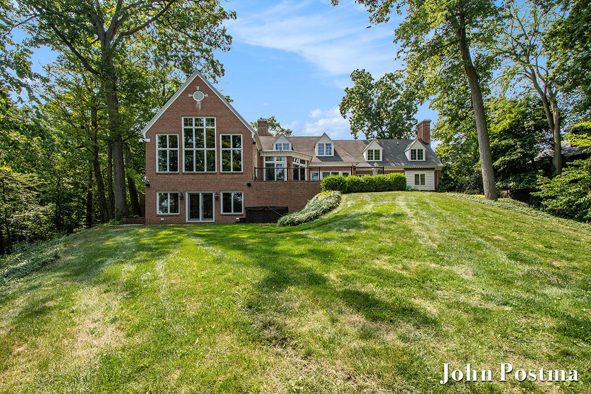 2929 Bonnell Avenue SE East Grand Rapids MI 49506