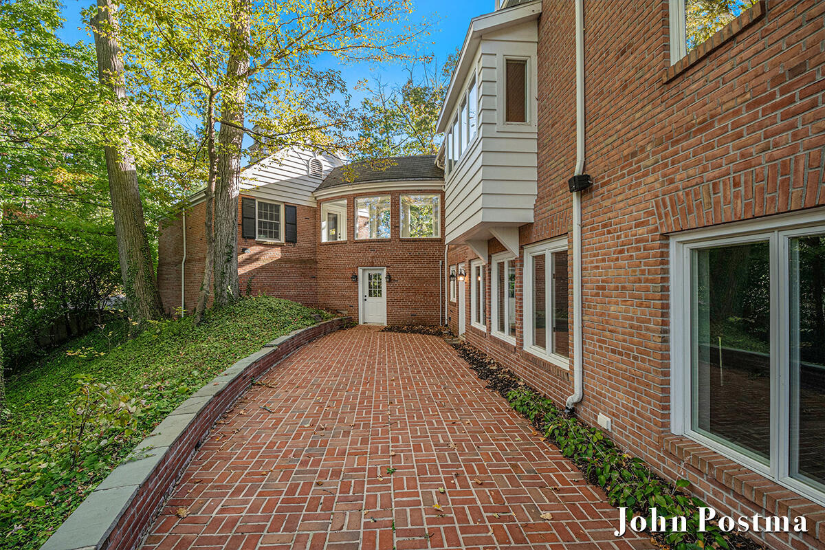 2929 Bonnell Avenue SE East Grand Rapids MI 49506
