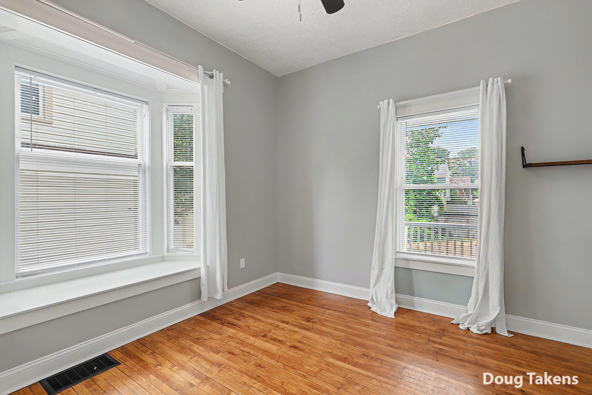 735 Paris Avenue SE Grand Rapids MI 49503