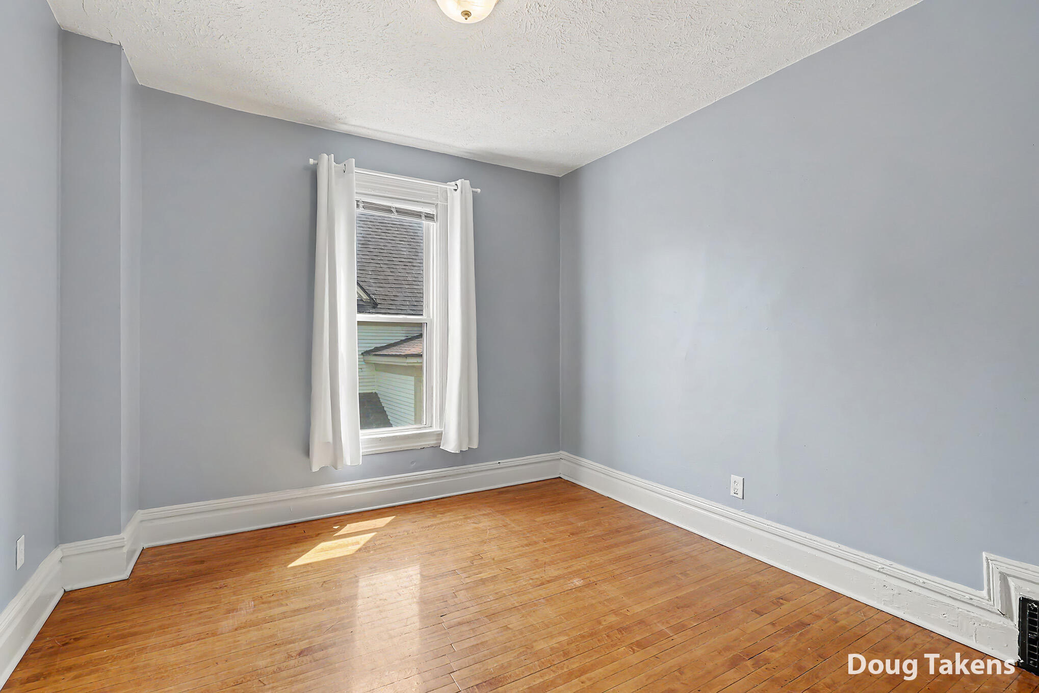 735 Paris Avenue SE Grand Rapids MI 49503